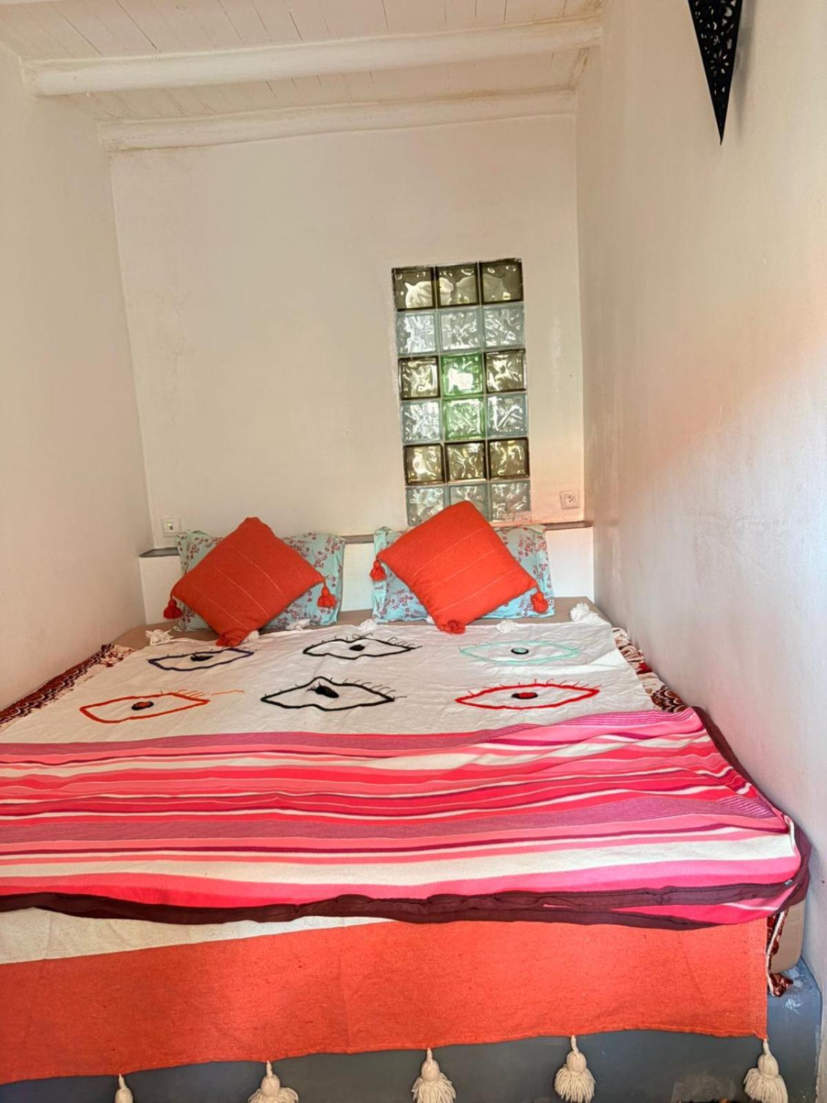ASARAG GUEST HOUSE, YOGA & Surf