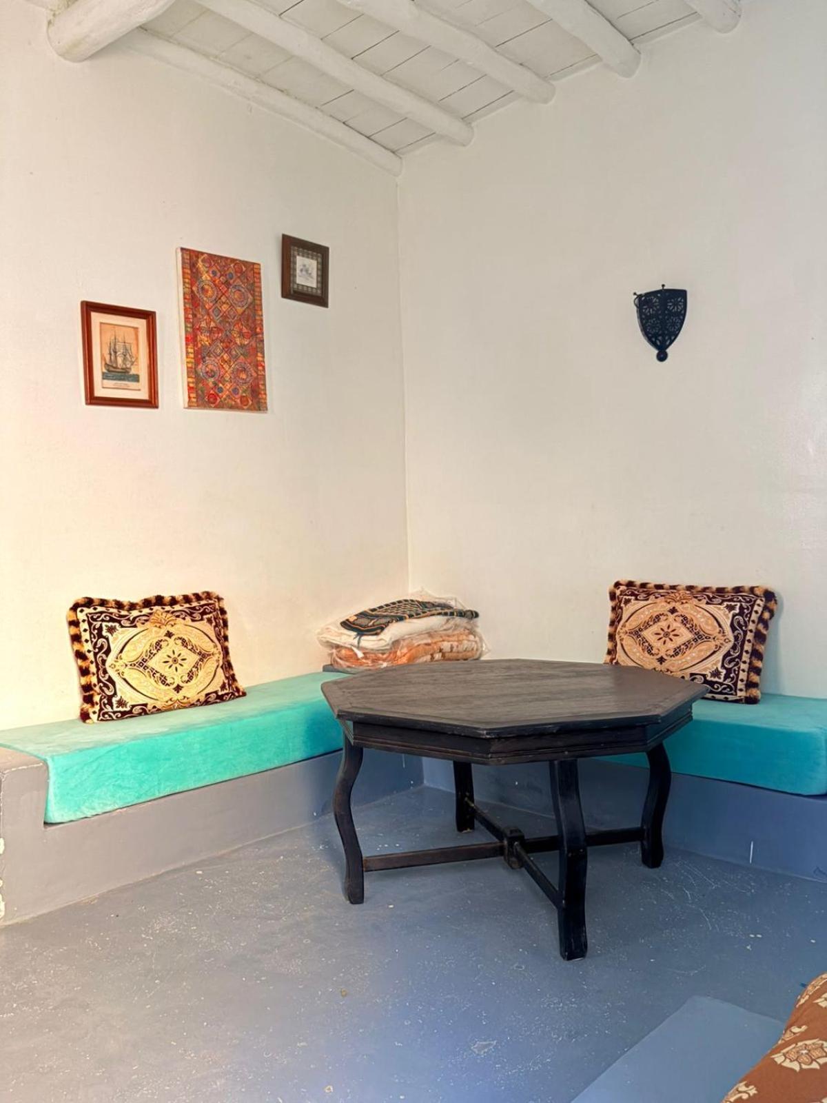 ASARAG GUEST HOUSE, YOGA & Surf