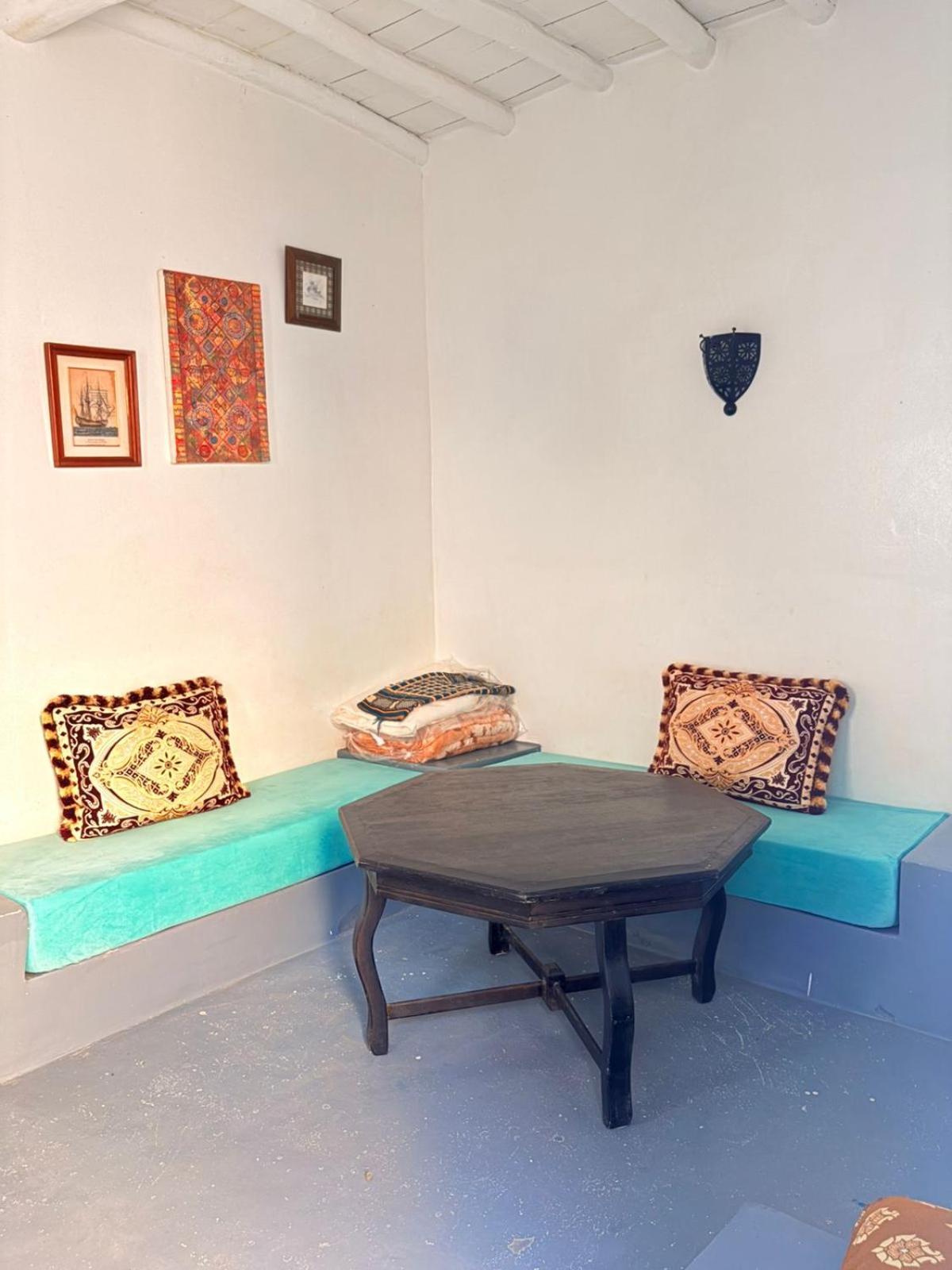ASARAG GUEST HOUSE, YOGA & Surf