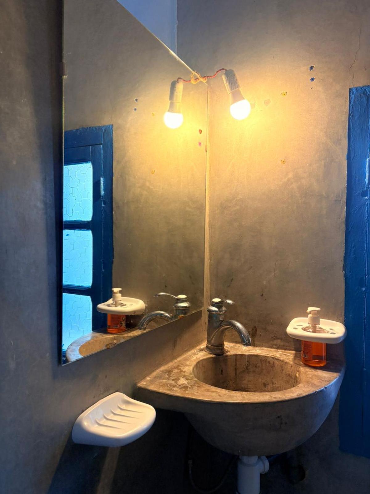 ASARAG GUEST HOUSE, YOGA & Surf
