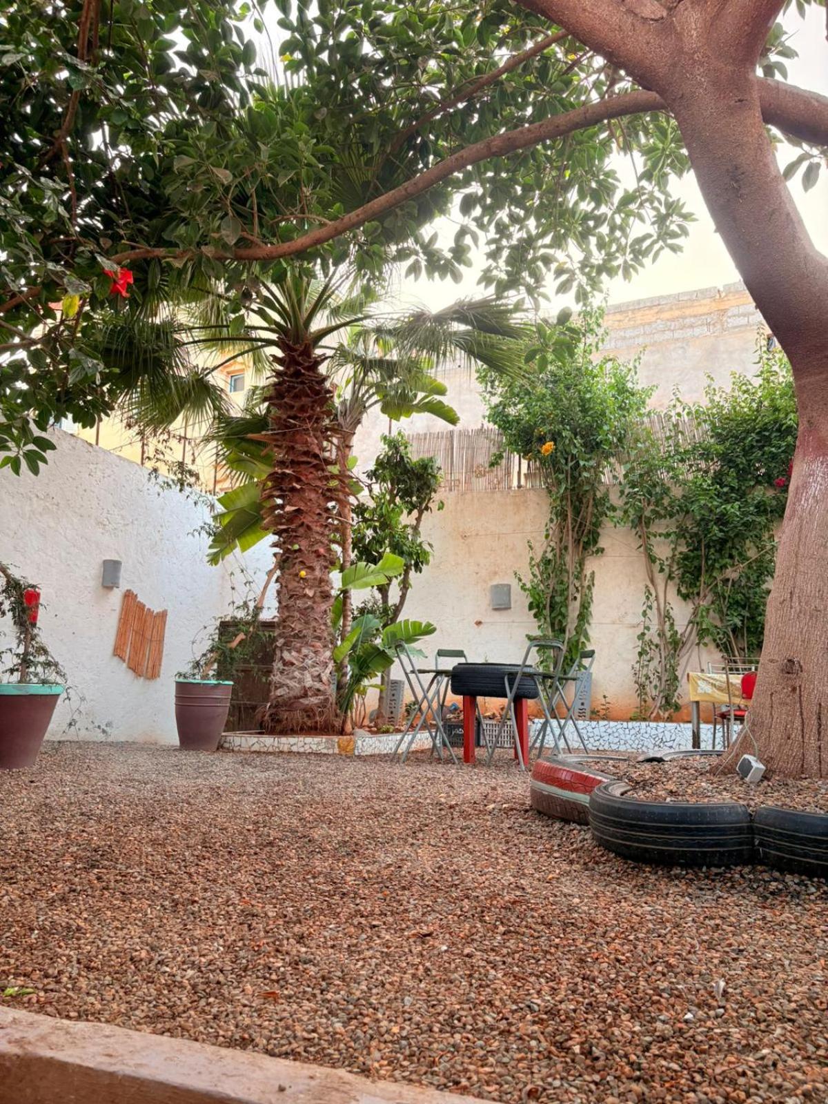 ASARAG GUEST HOUSE, YOGA & Surf