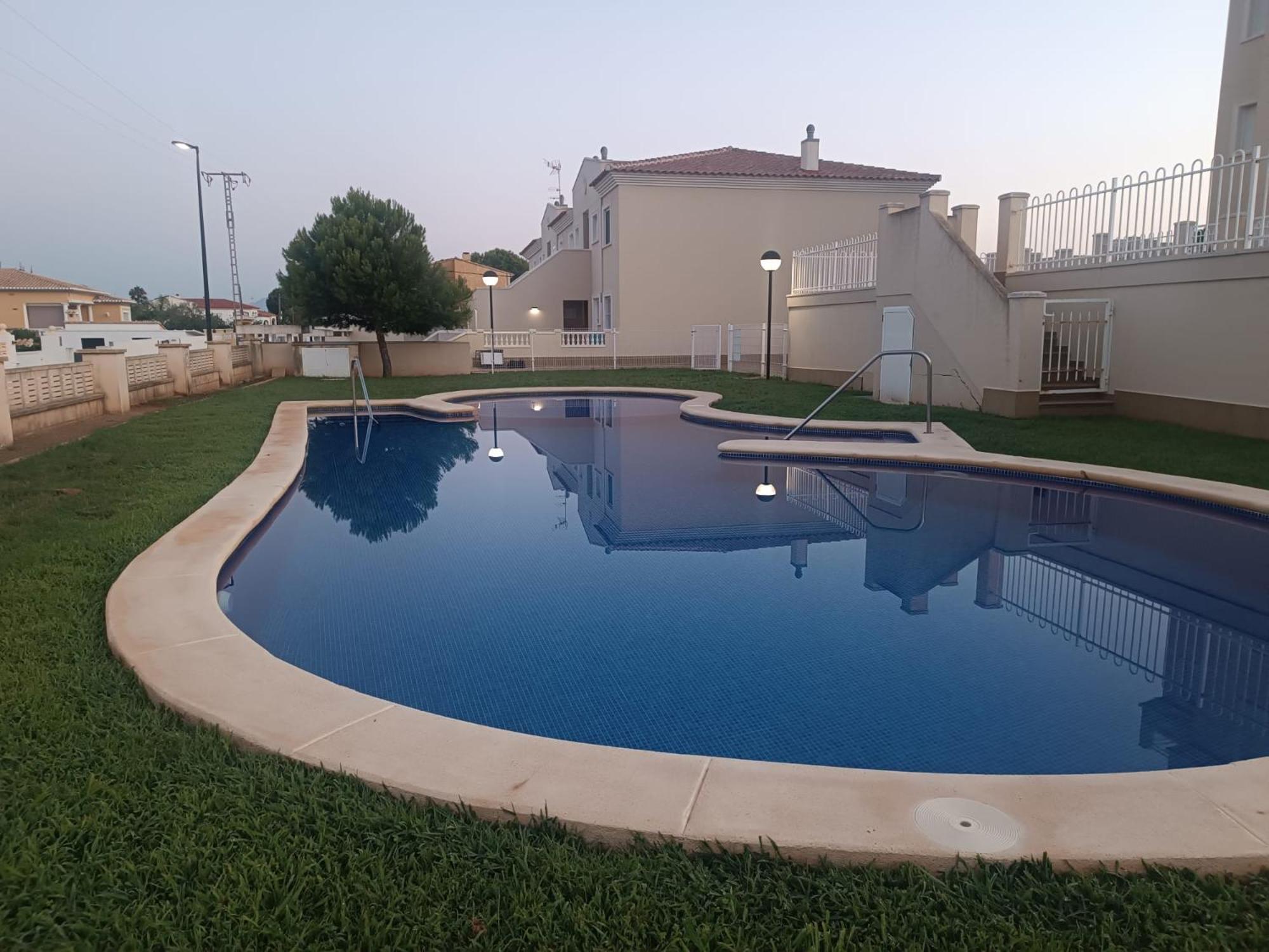 DENIA Playa Santa Ana Adosados - Cómodo apartamento con Piscina, Terraza y Parking, a 2 minutos de la playa