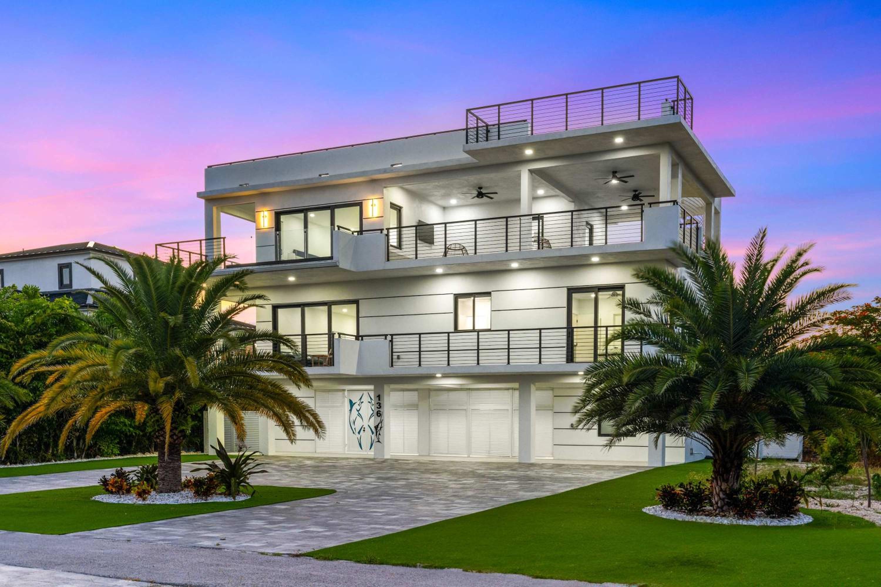 Ocean Muse - Lux Waterfront Escape - Pool - Dock
