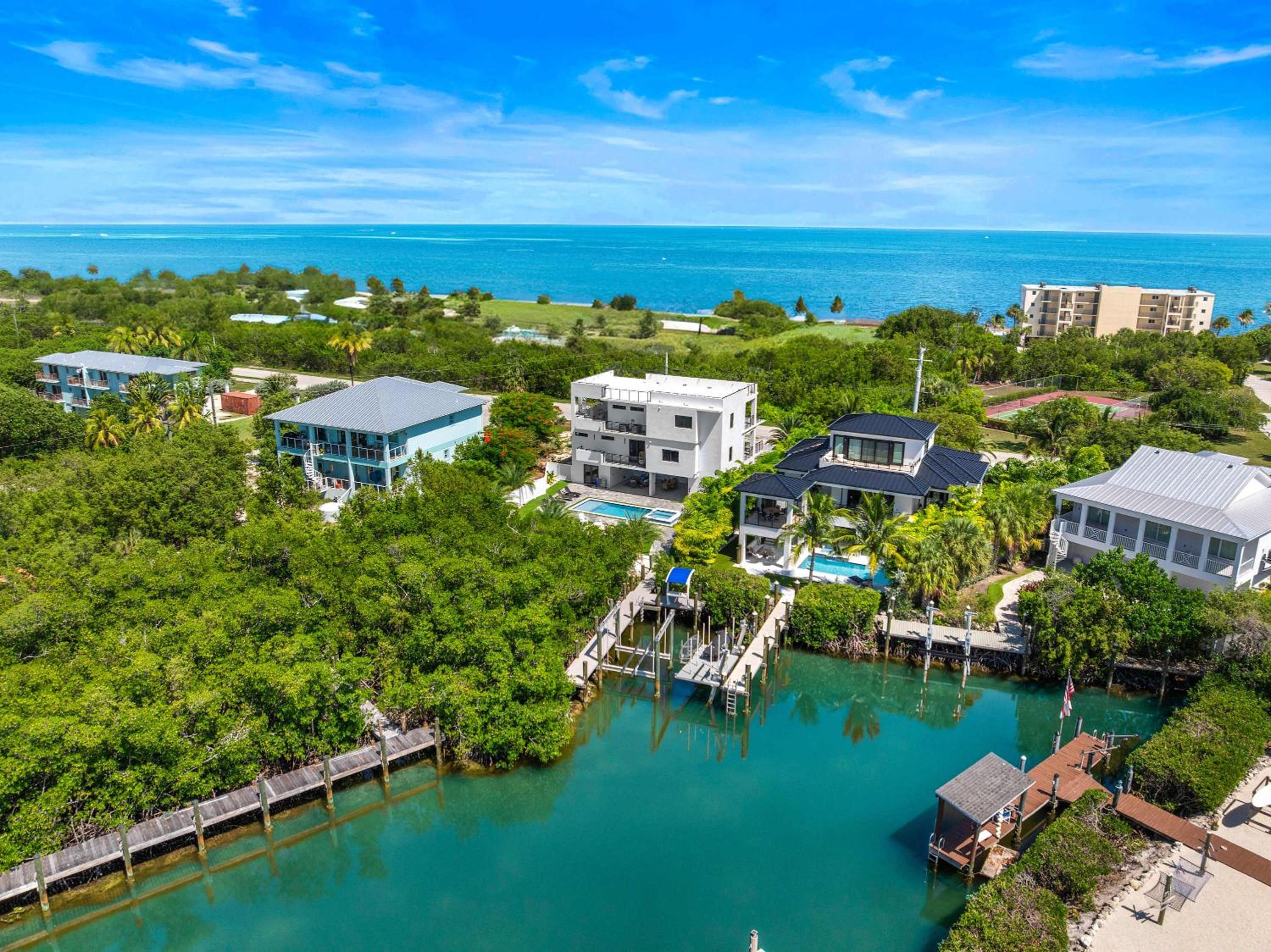 Ocean Muse - Lux Waterfront Escape - Pool - Dock