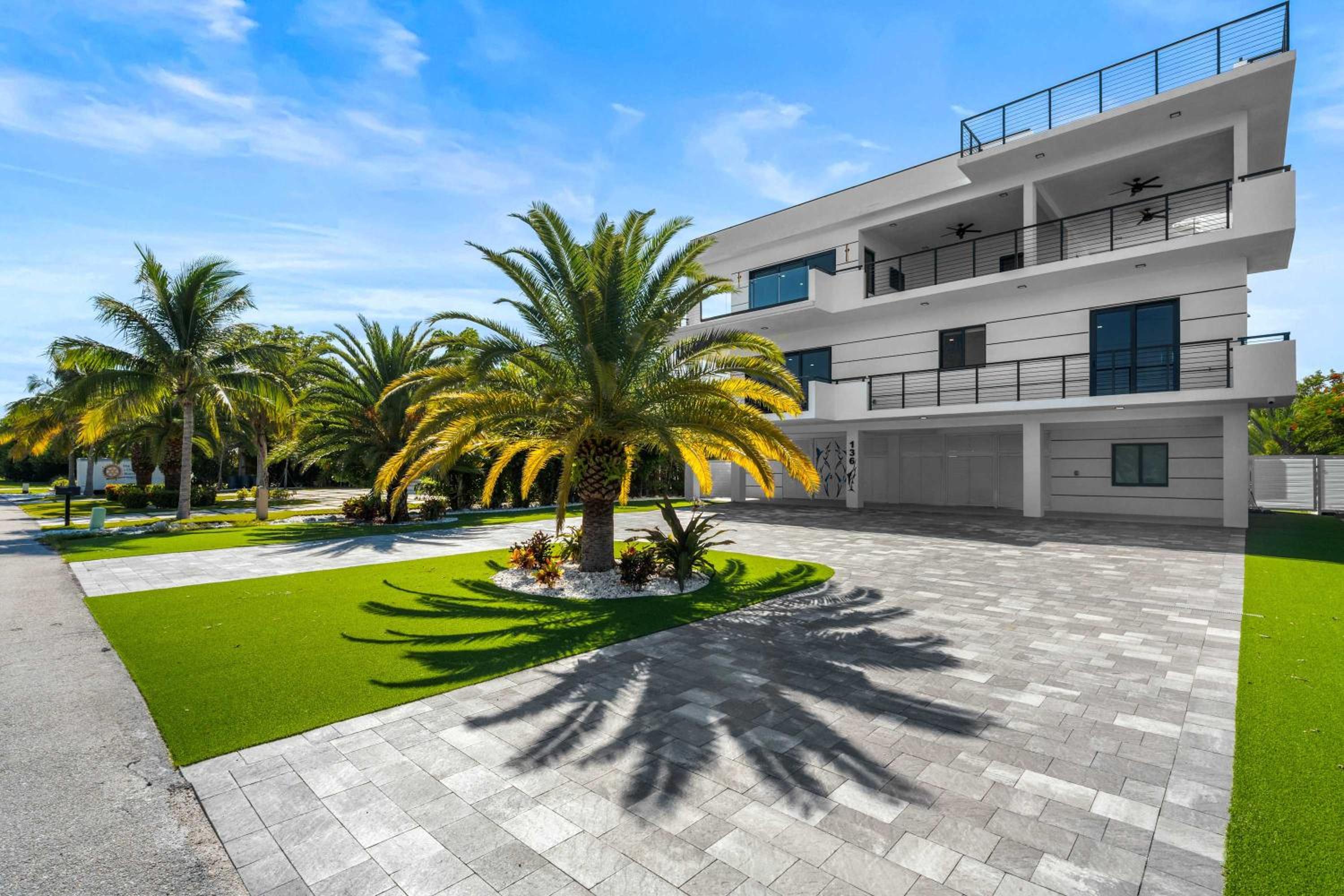 Ocean Muse - Lux Waterfront Escape - Pool - Dock