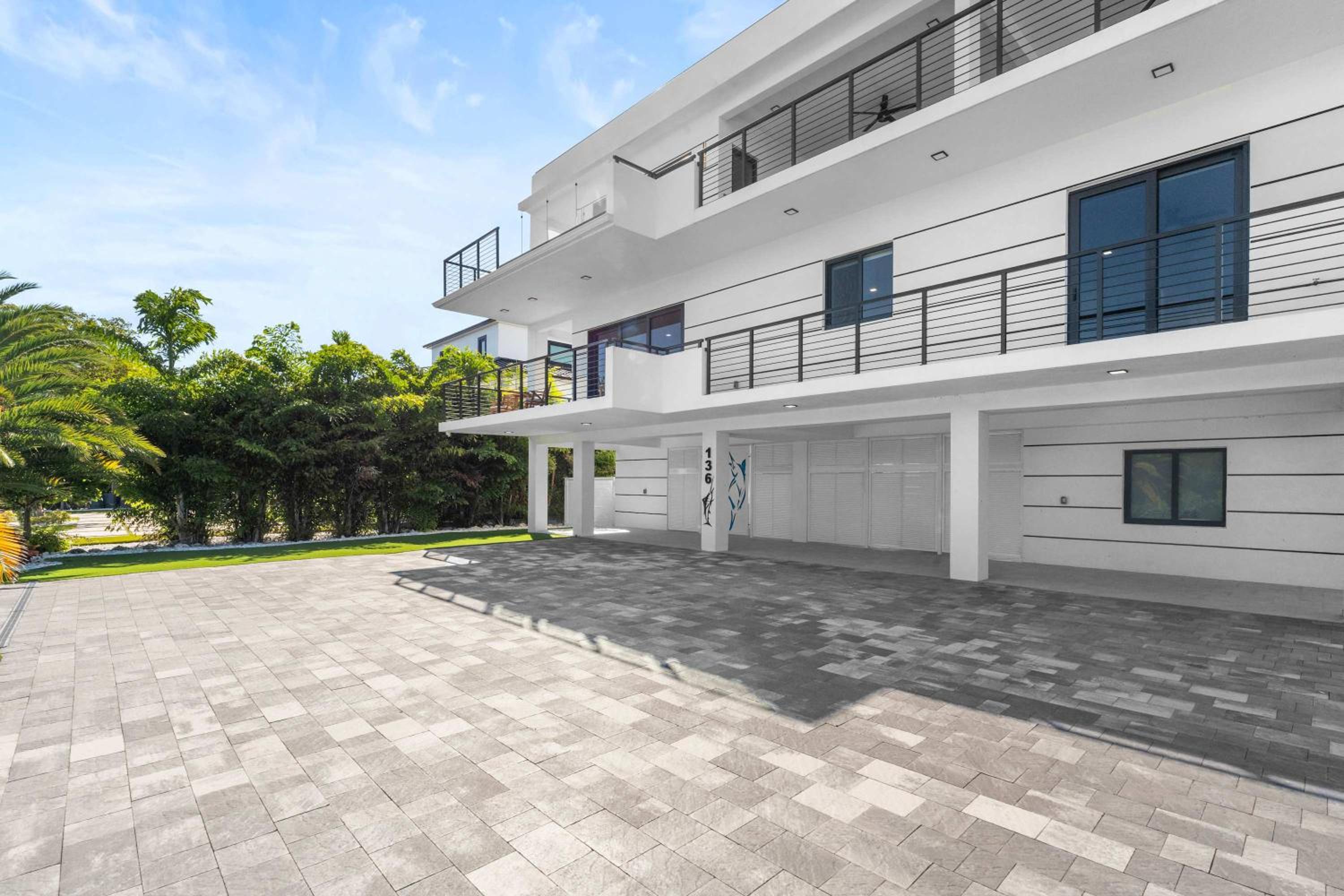 Ocean Muse - Lux Waterfront Escape - Pool - Dock