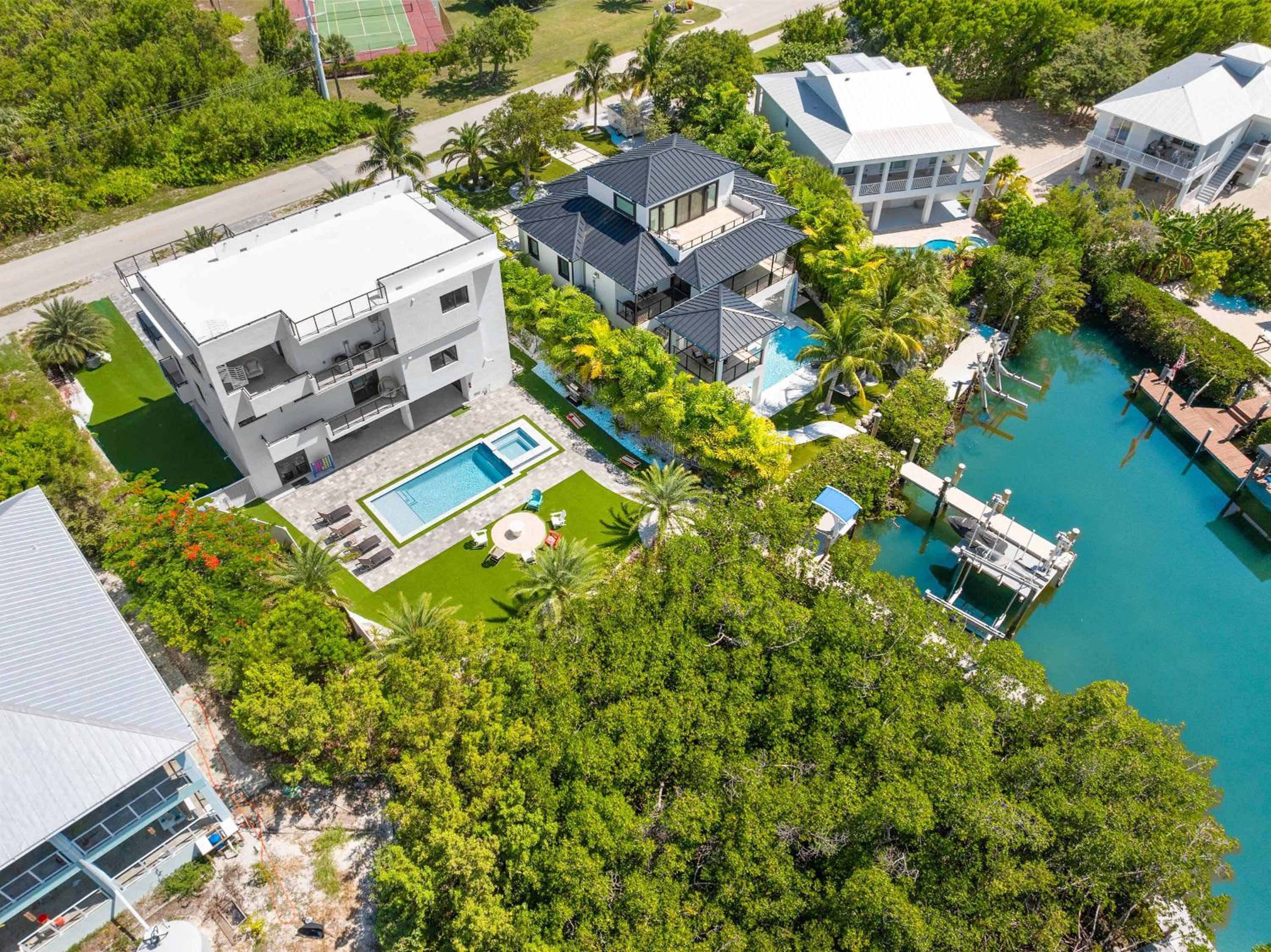 Ocean Muse - Lux Waterfront Escape - Pool - Dock