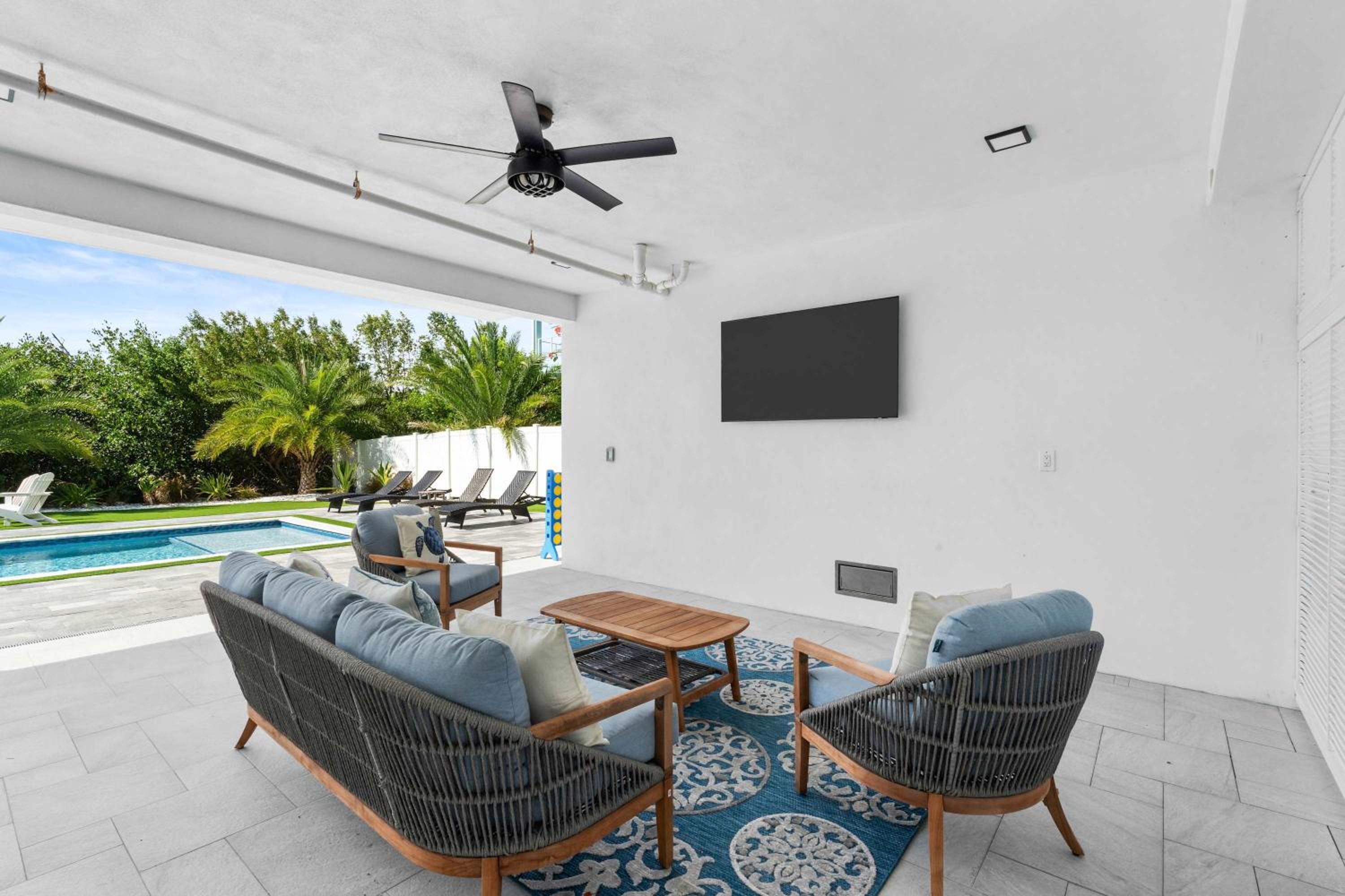 Ocean Muse - Lux Waterfront Escape - Pool - Dock