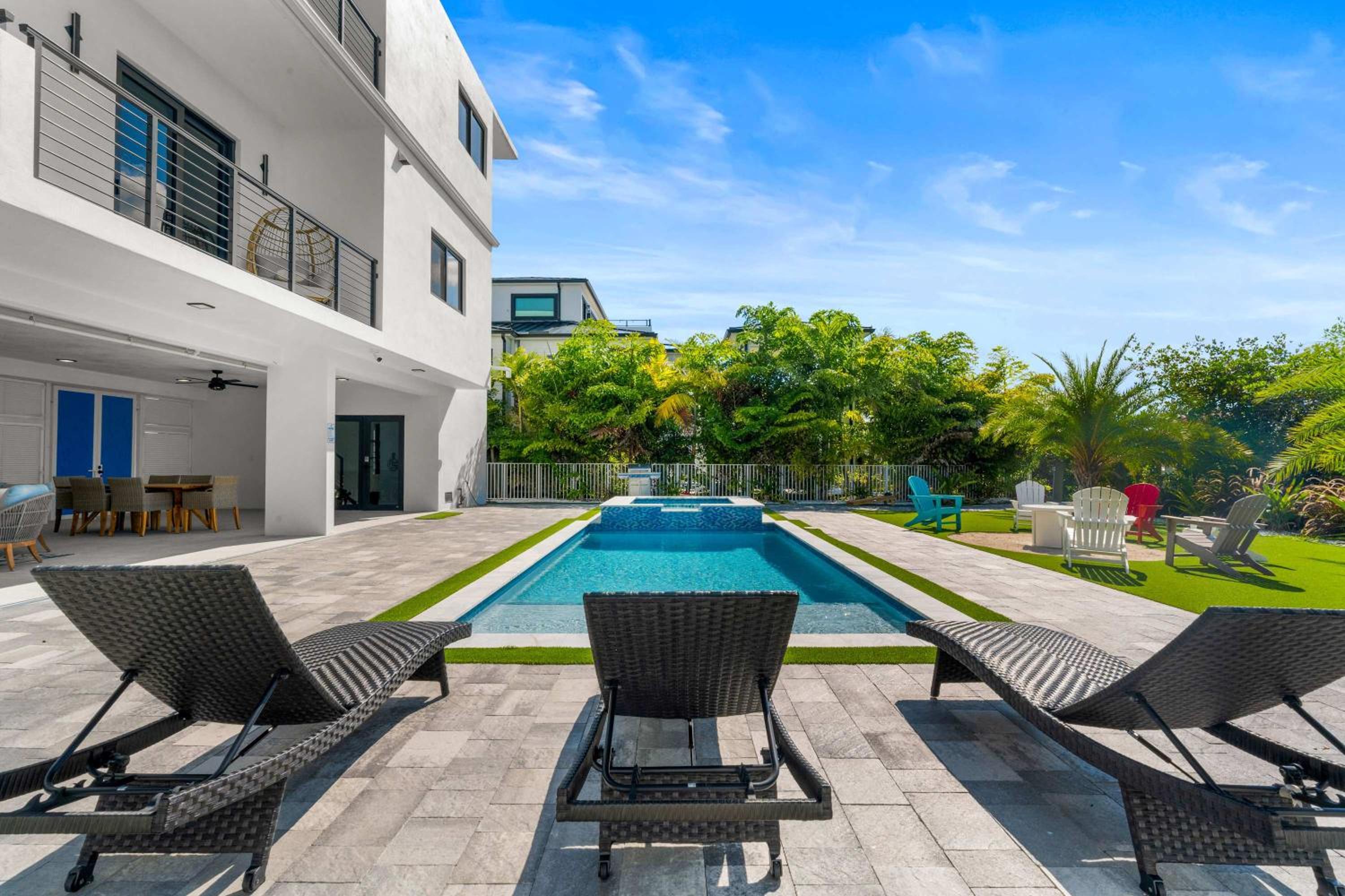 Ocean Muse - Lux Waterfront Escape - Pool - Dock