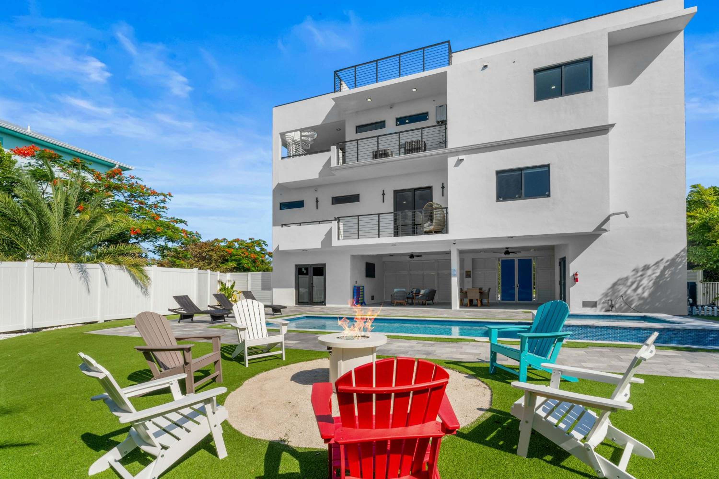 Ocean Muse - Lux Waterfront Escape - Pool - Dock