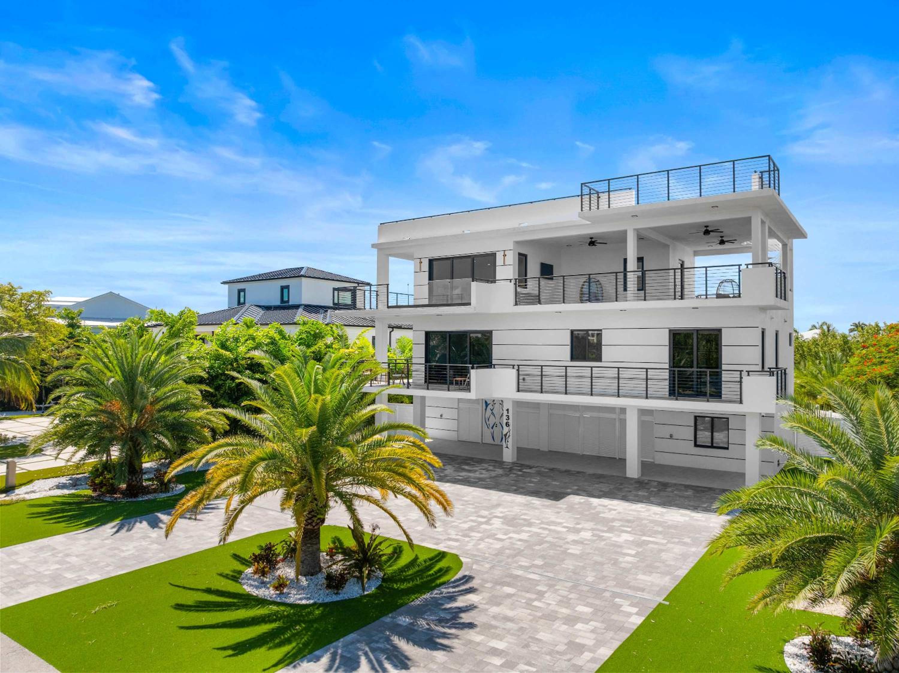 Ocean Muse - Lux Waterfront Escape - Pool - Dock