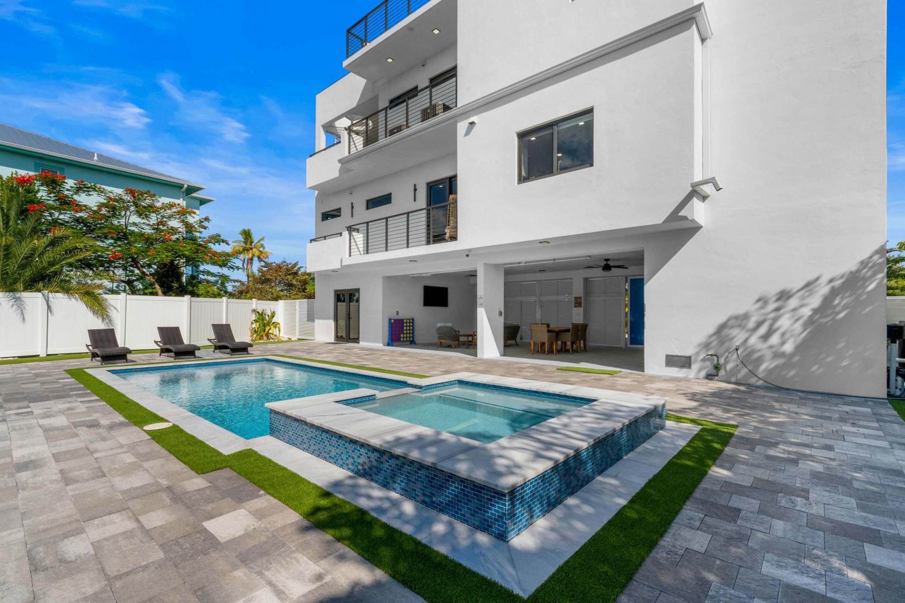 Ocean Muse - Lux Waterfront Escape - Pool - Dock