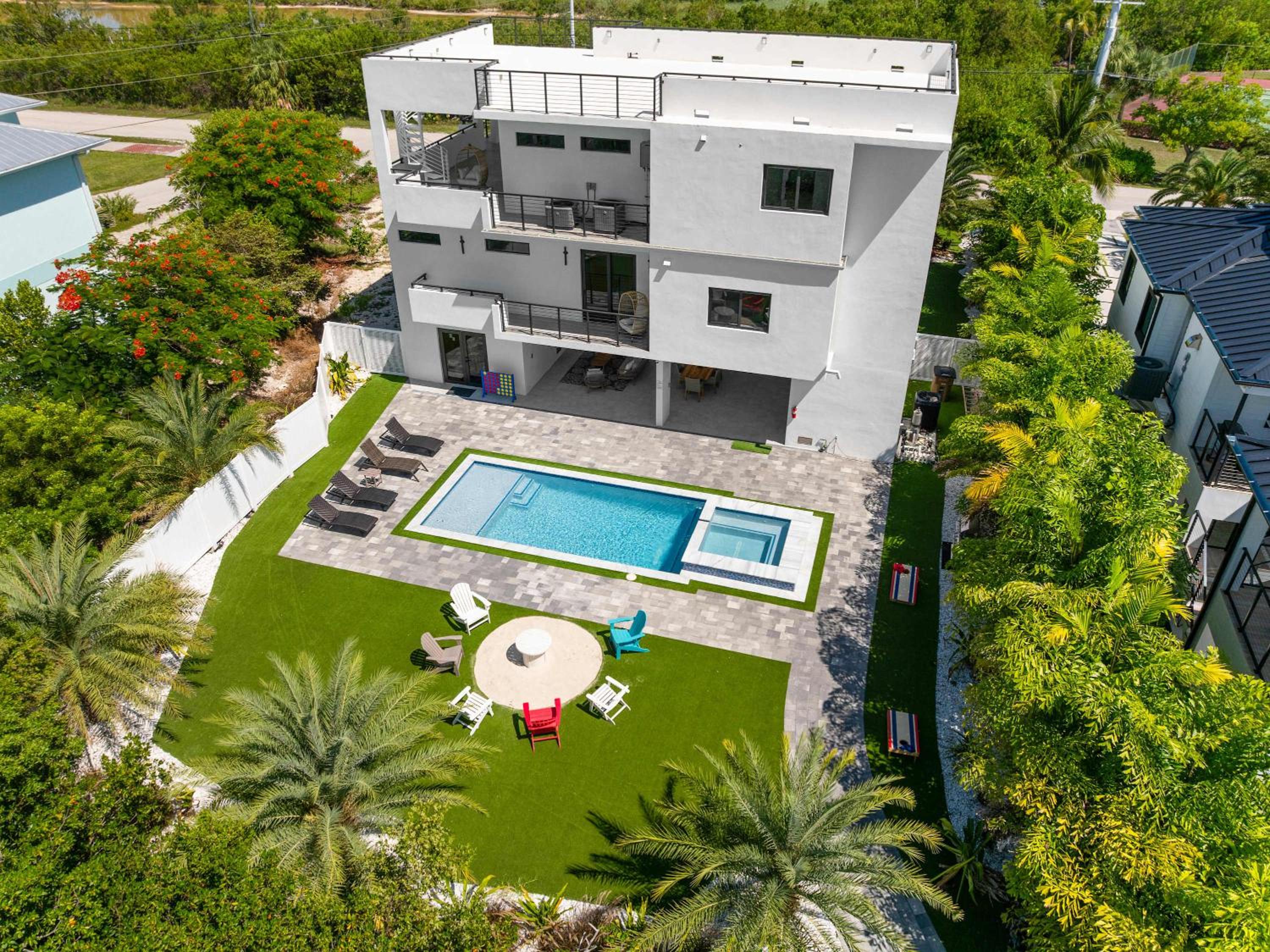 Ocean Muse - Lux Waterfront Escape - Pool - Dock