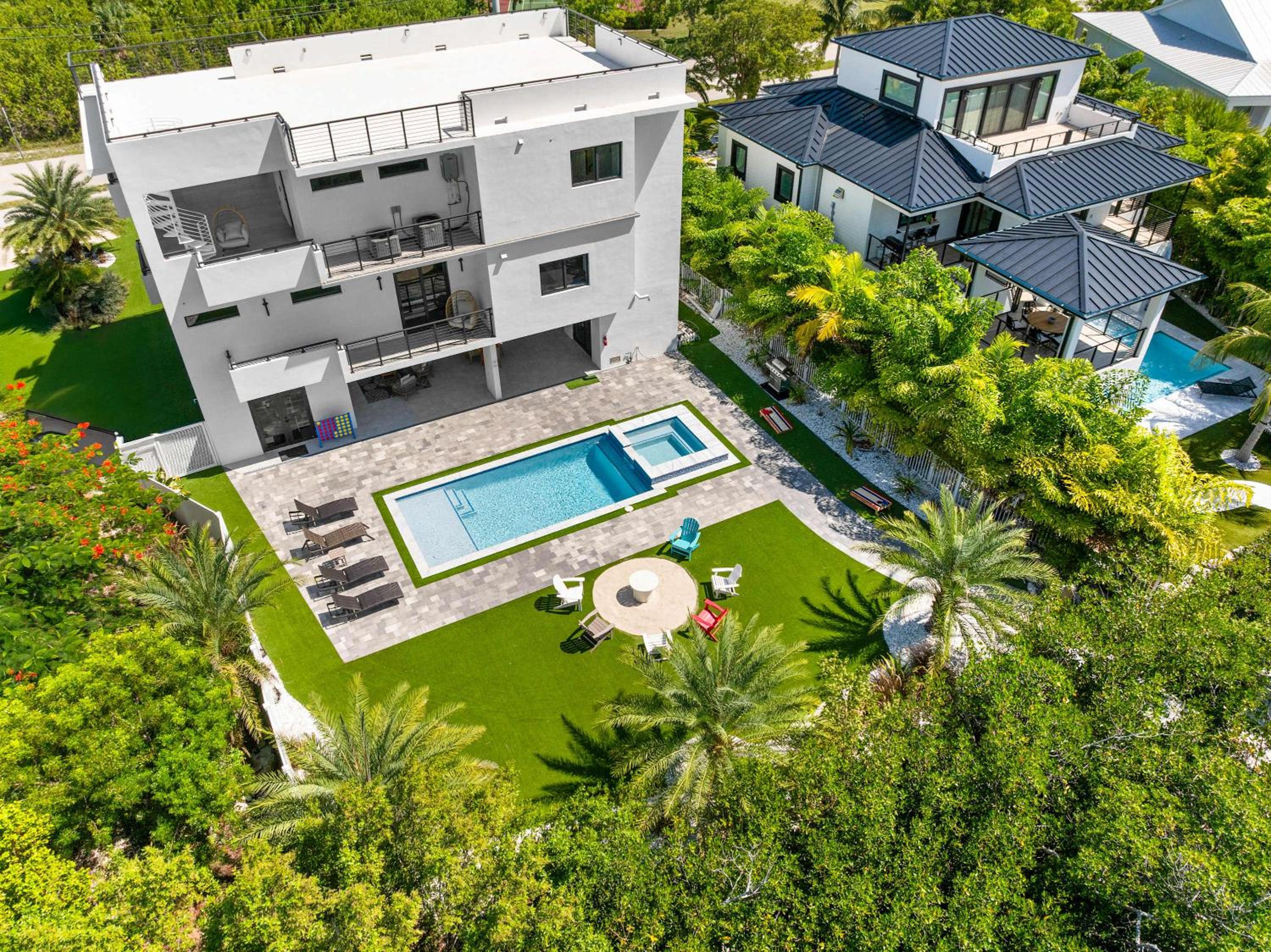 Ocean Muse - Lux Waterfront Escape - Pool - Dock