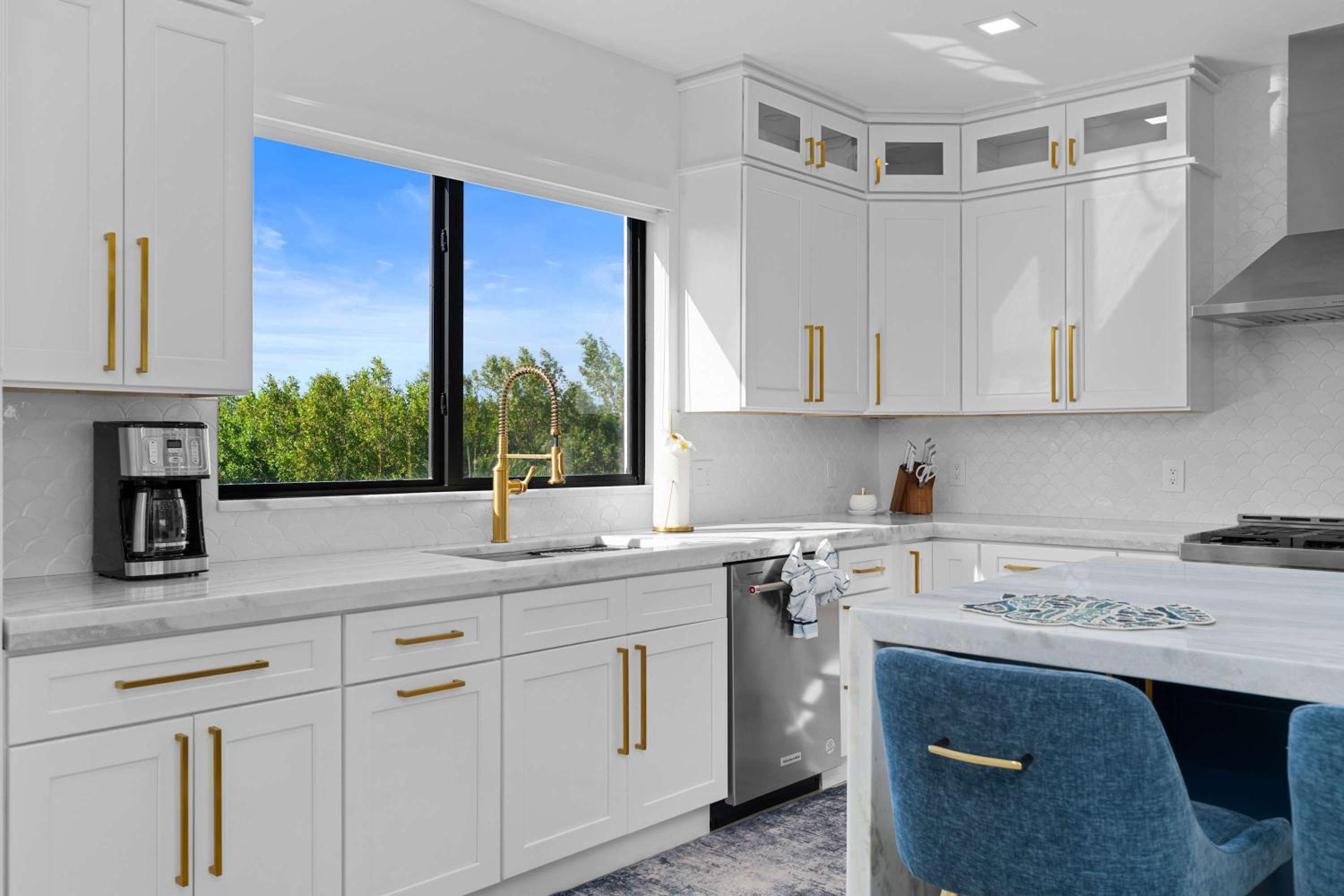 Ocean Muse - Lux Waterfront Escape - Pool - Dock