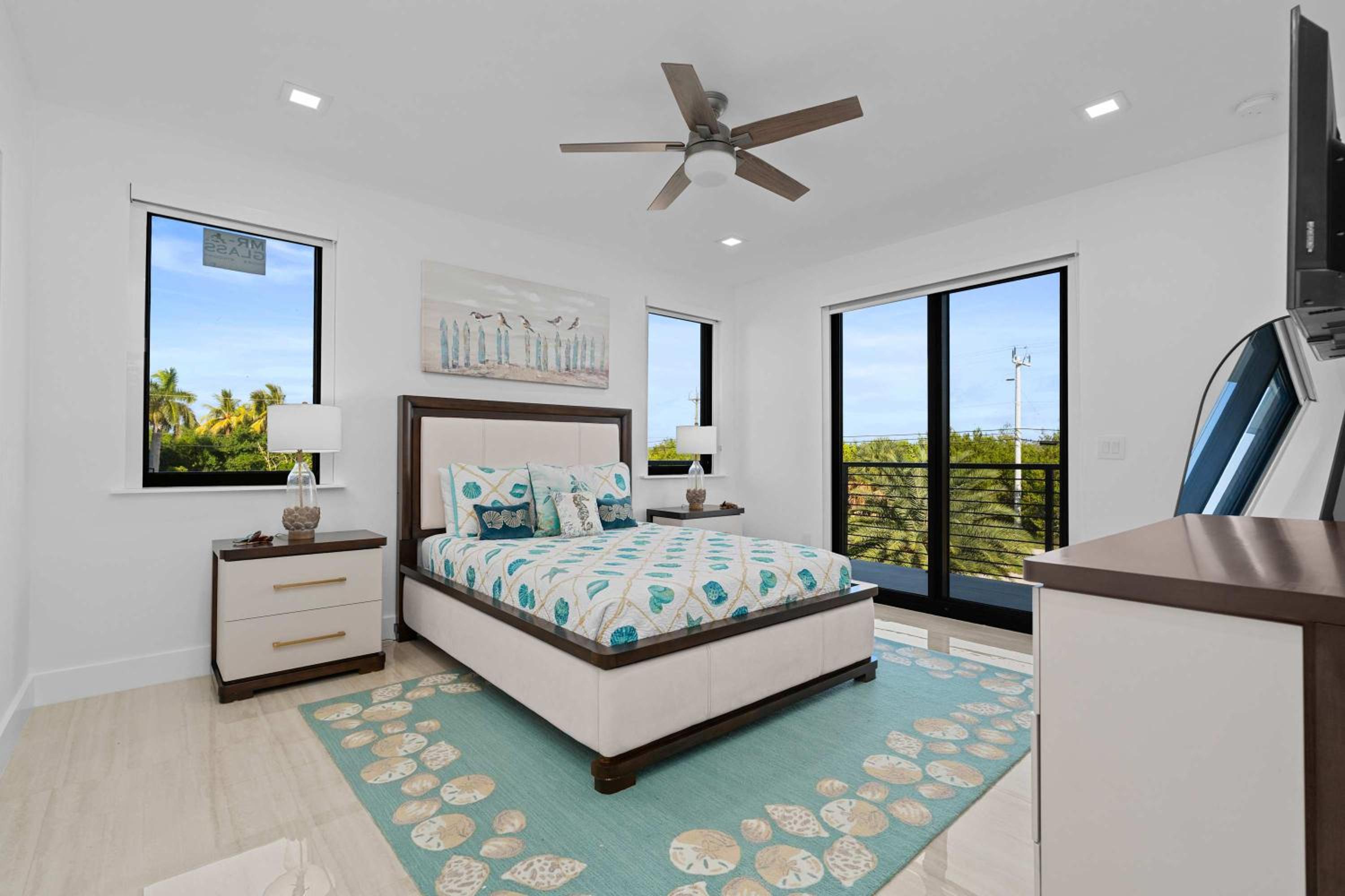 Ocean Muse - Lux Waterfront Escape - Pool - Dock