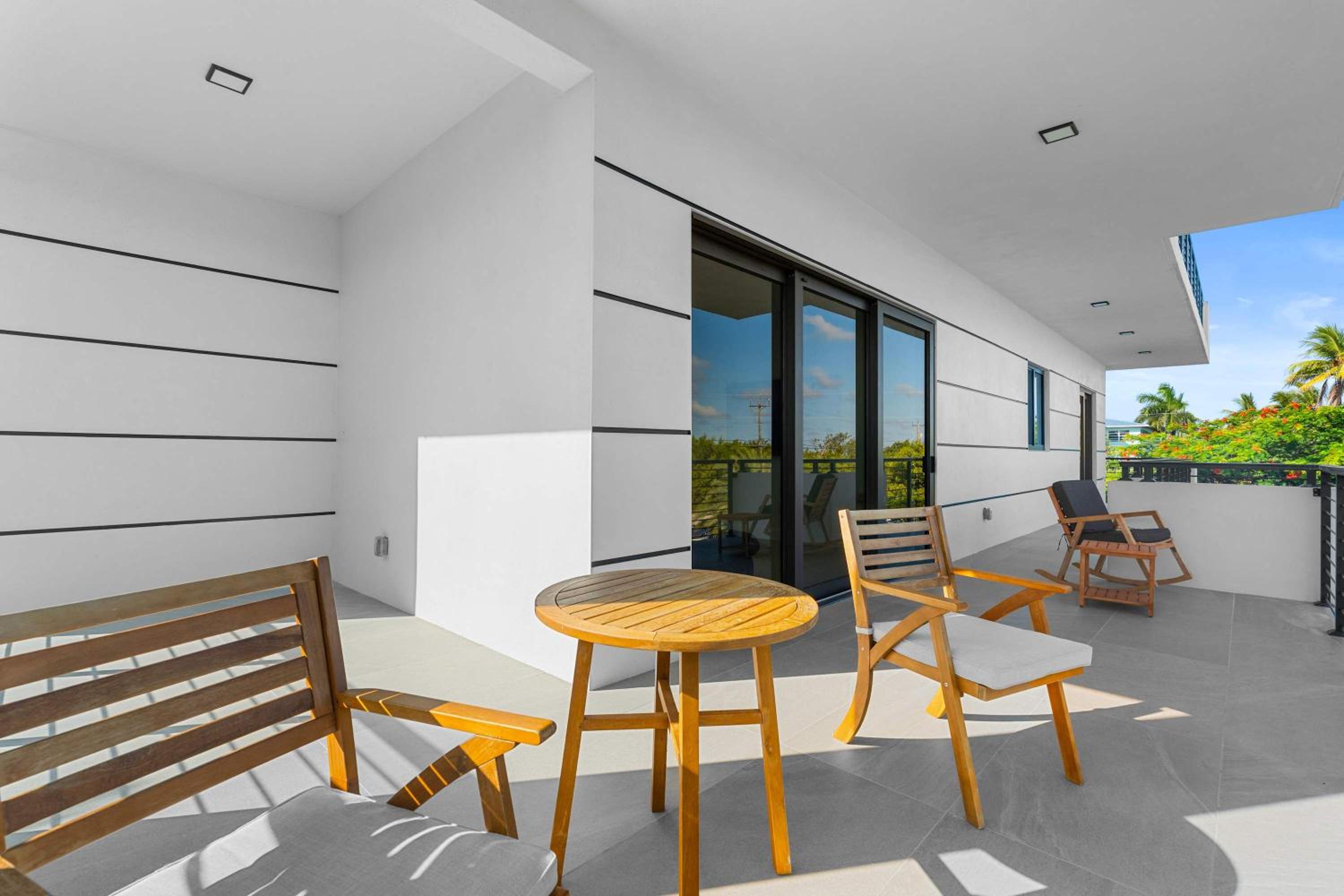 Ocean Muse - Lux Waterfront Escape - Pool - Dock