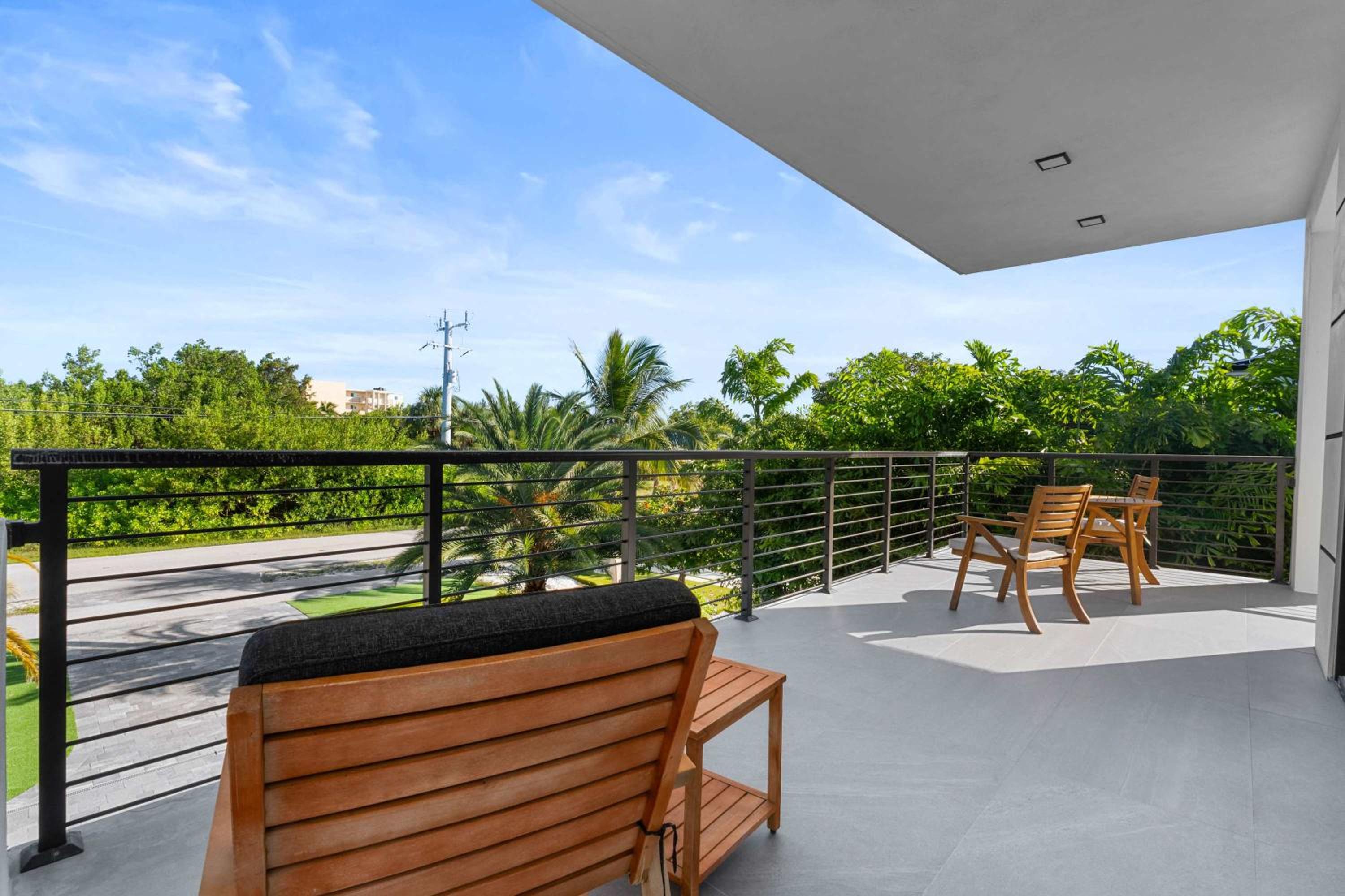 Ocean Muse - Lux Waterfront Escape - Pool - Dock