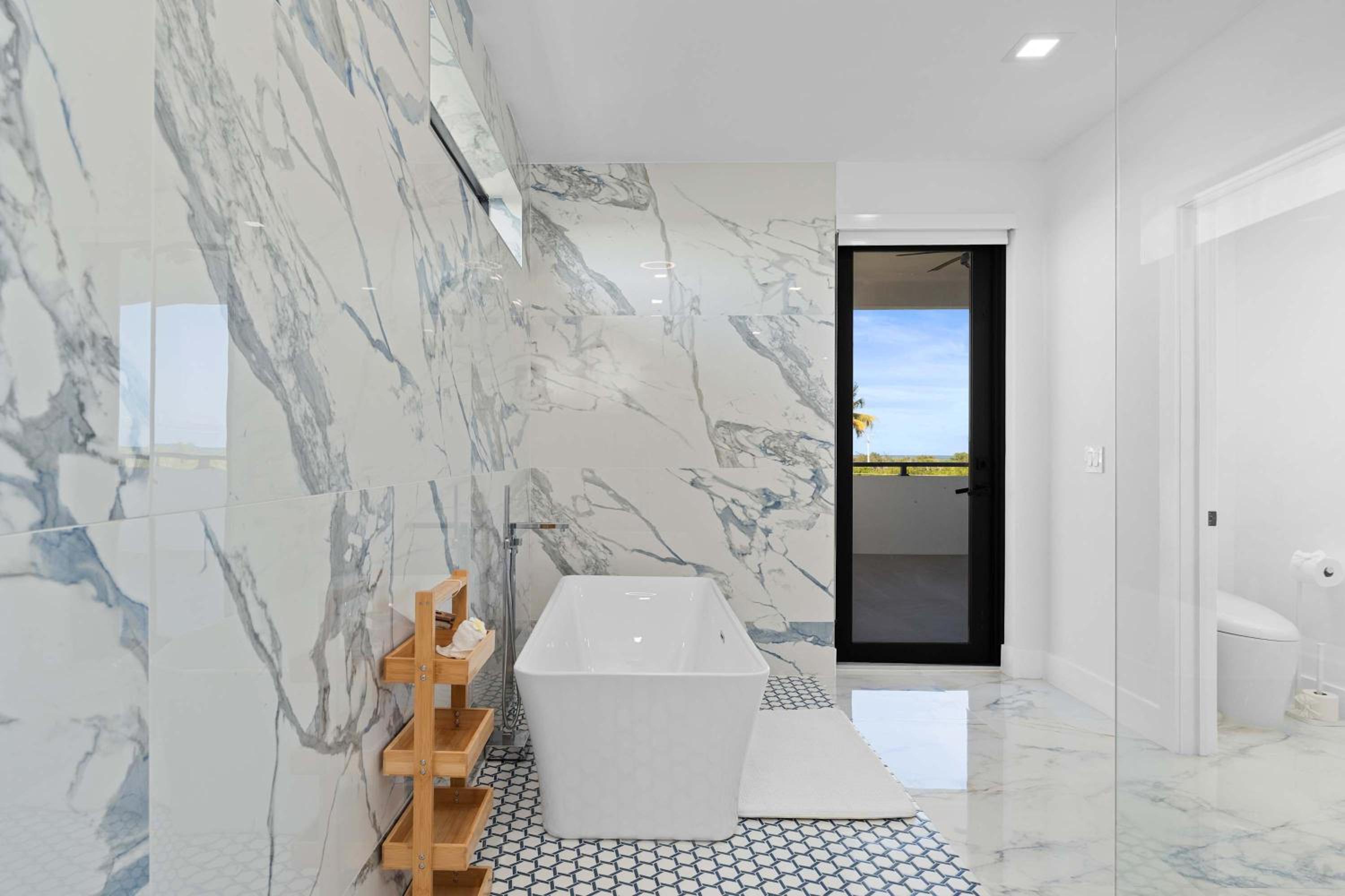 Ocean Muse - Lux Waterfront Escape - Pool - Dock