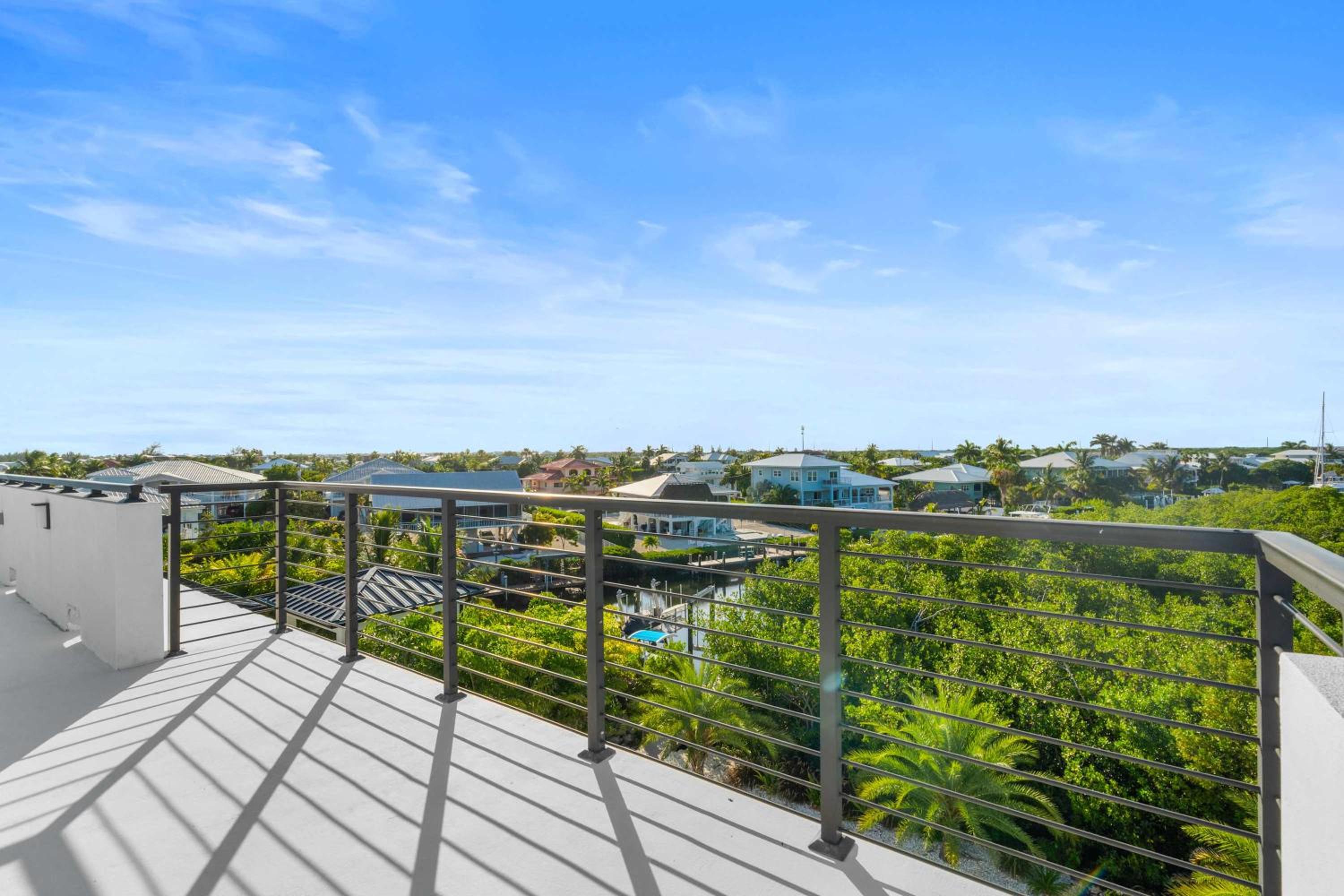 Ocean Muse - Lux Waterfront Escape - Pool - Dock