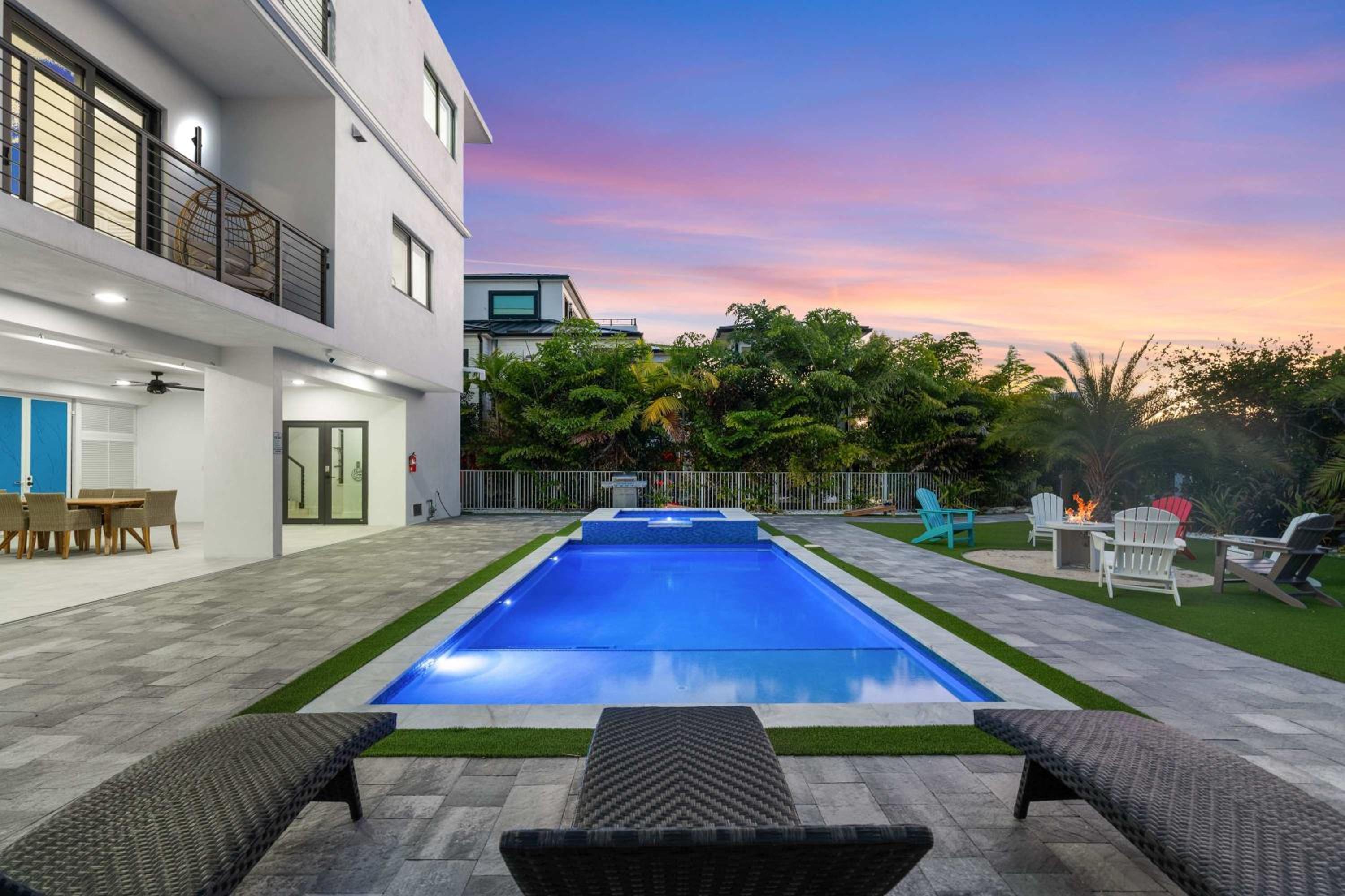 Ocean Muse - Lux Waterfront Escape - Pool - Dock