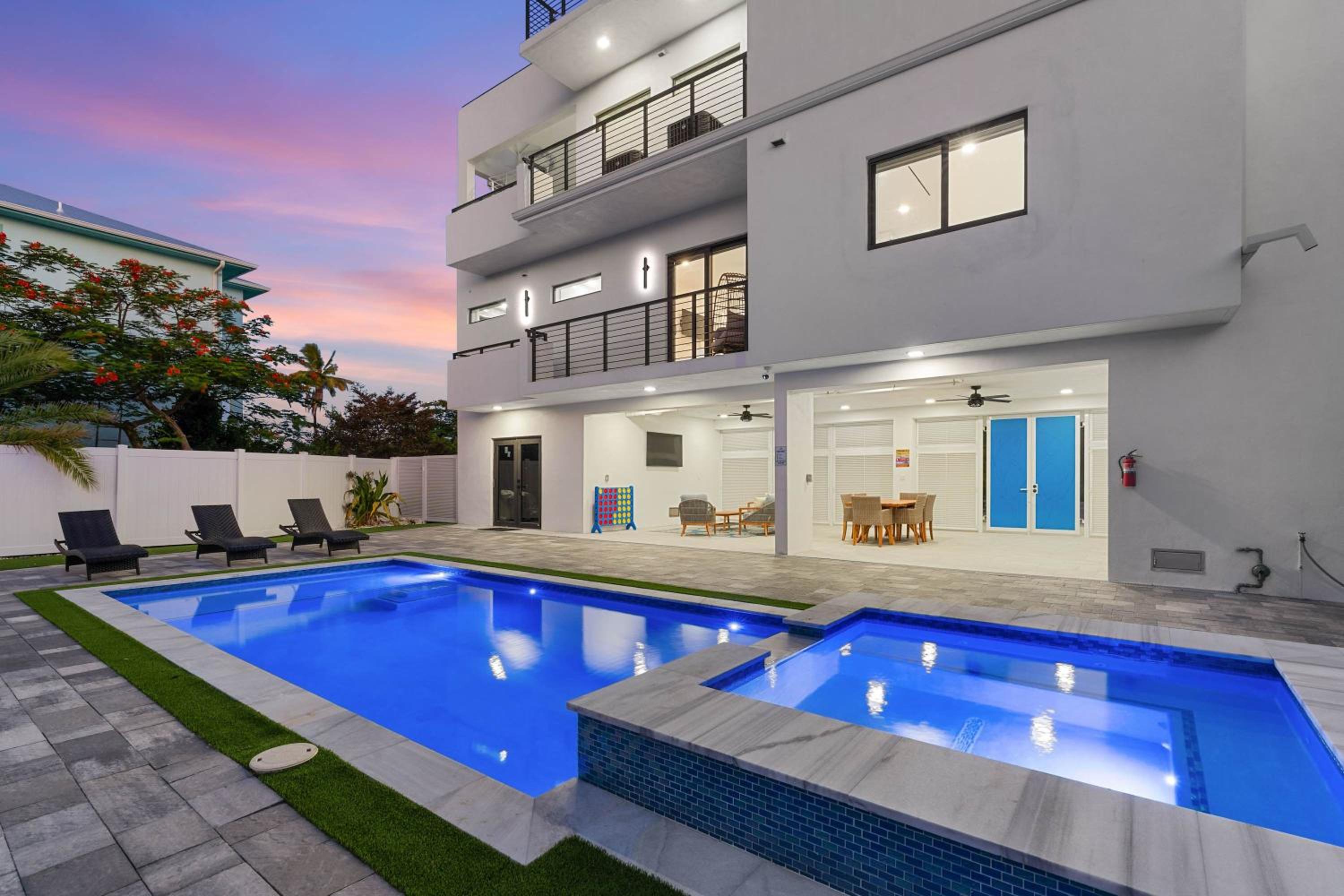 Ocean Muse - Lux Waterfront Escape - Pool - Dock