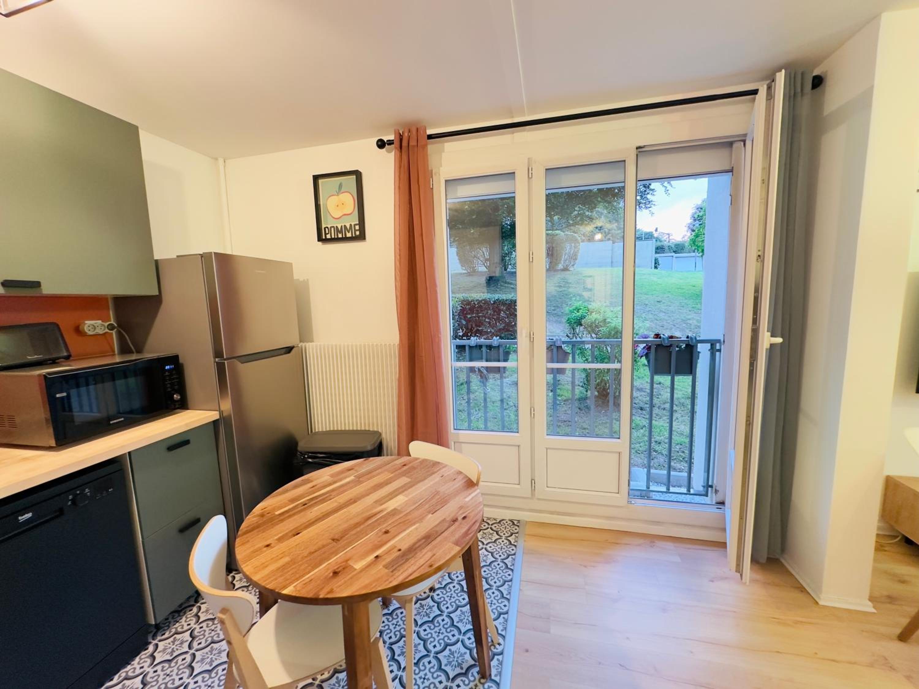 Confort et Verdure 2 Pièces Moderne avec Parking à Domont by Immo Kit Bnb