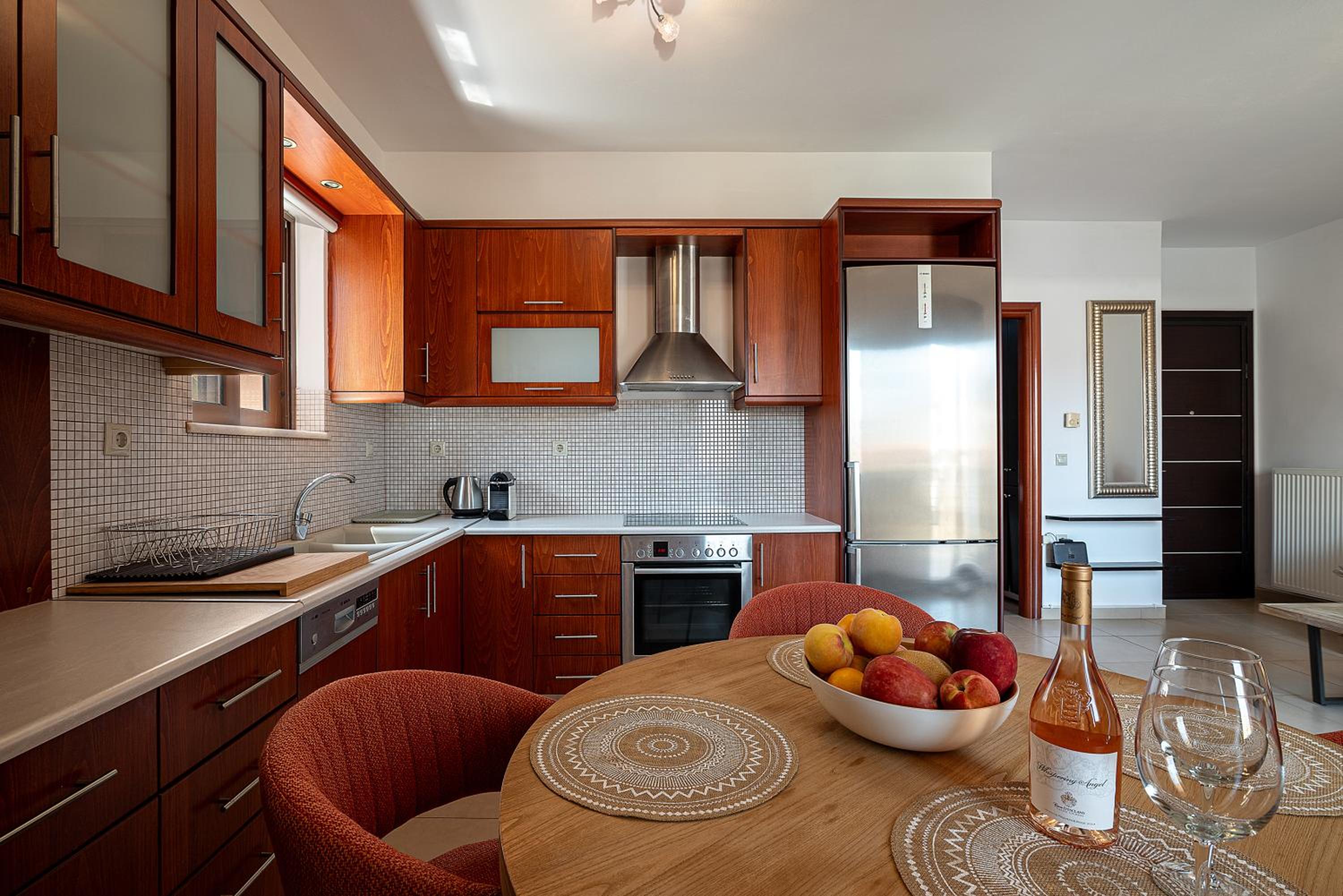 Light House Chania - 5 Min to Beach and Free Parking