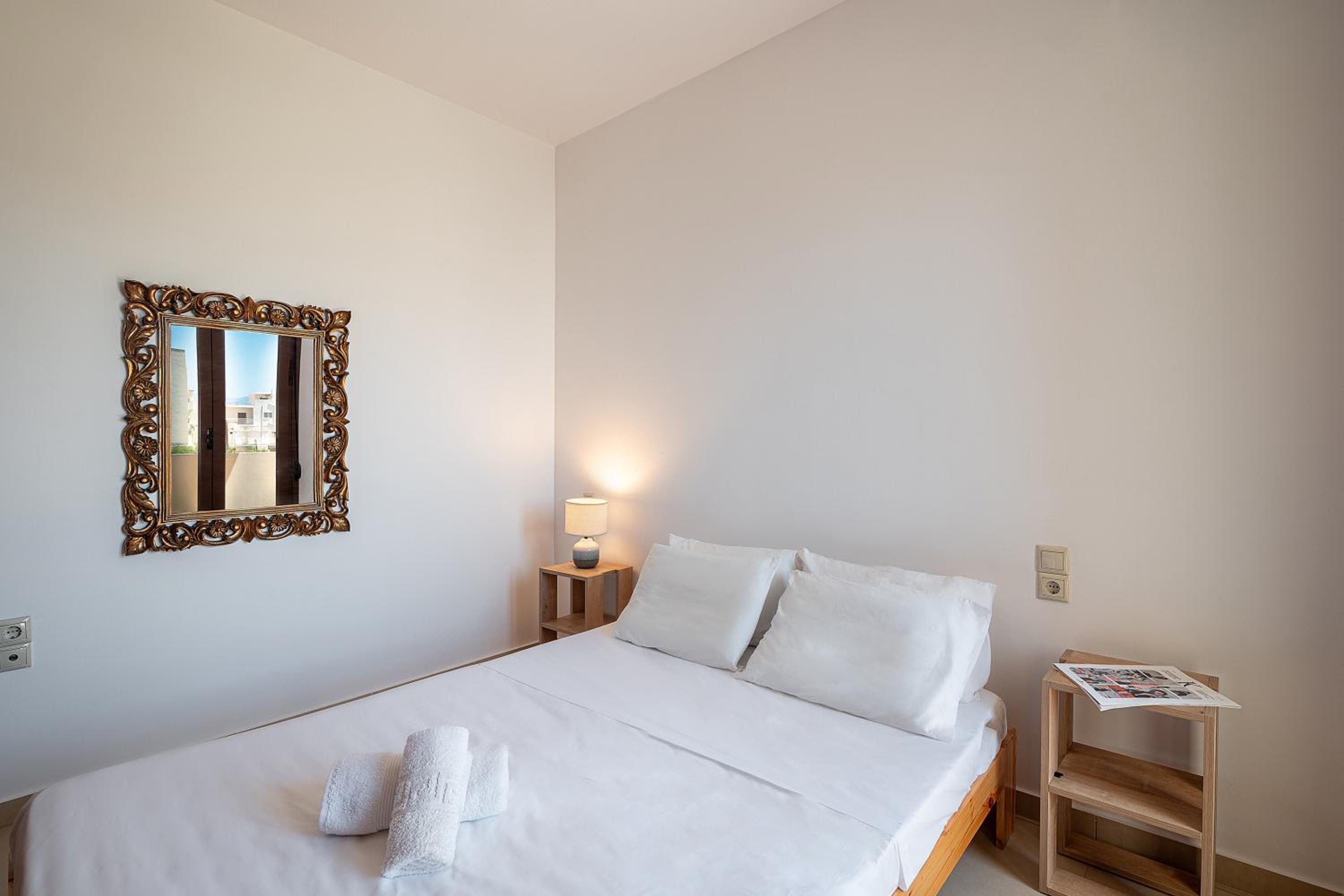 Light House Chania - 5 Min to Beach and Free Parking