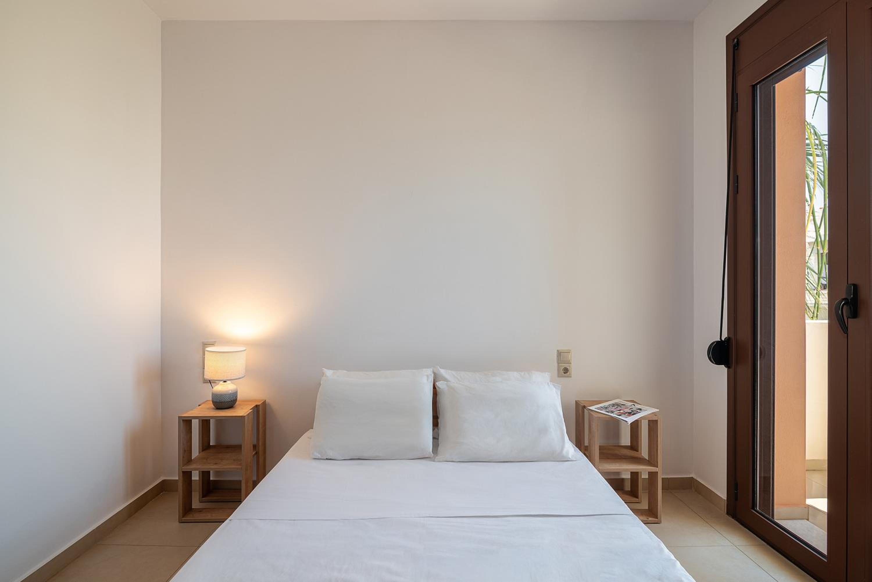 Light House Chania - 5 Min to Beach and Free Parking