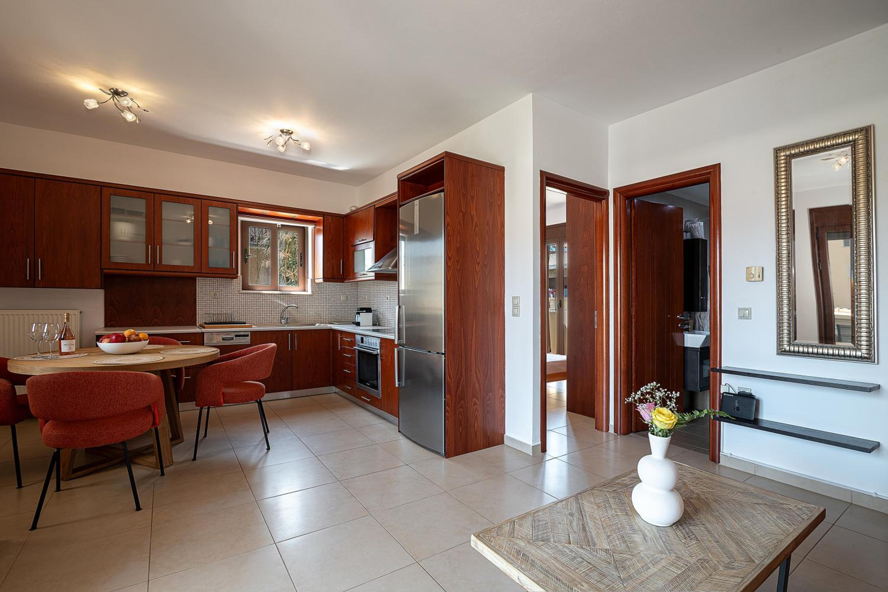 Light House Chania - 5 Min to Beach and Free Parking