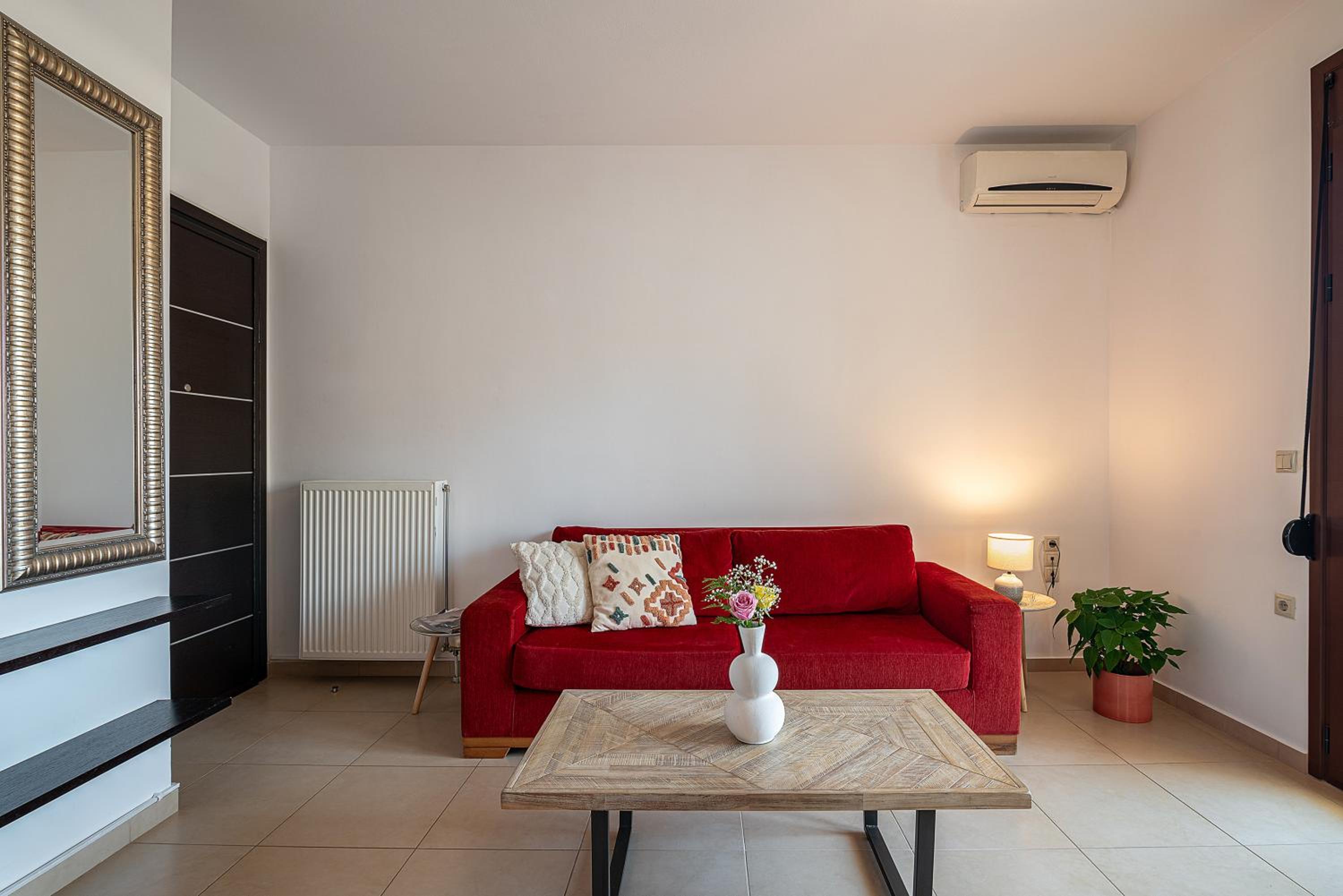 Light House Chania - 5 Min to Beach and Free Parking
