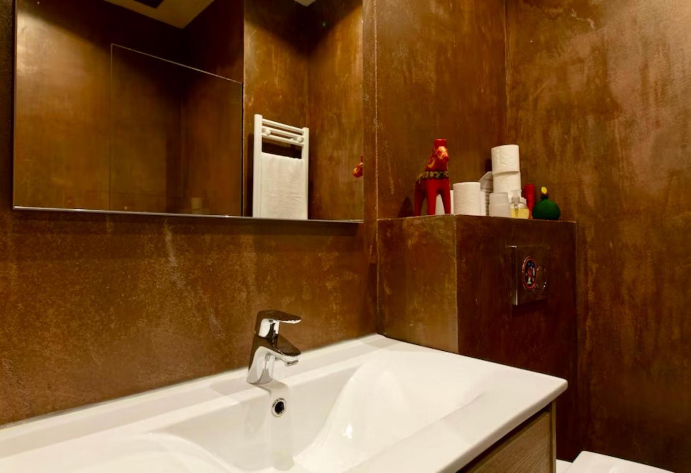 3 ROOMS - DOWNTOWN CANNES - 2 MIN FROM PALAIS Festivals