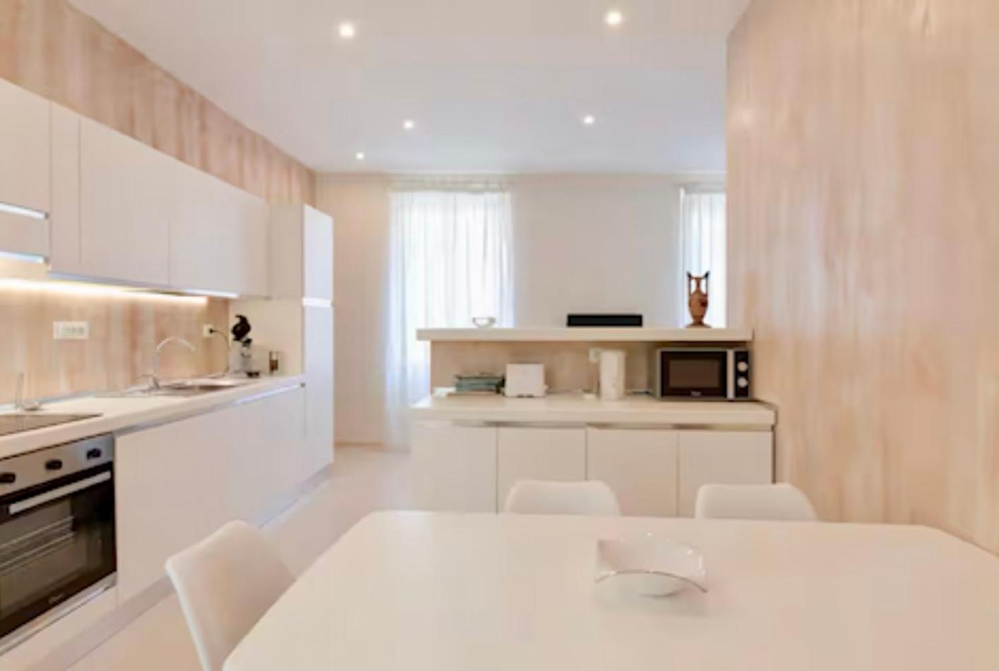 3 ROOMS - DOWNTOWN CANNES - 2 MIN FROM PALAIS Festivals