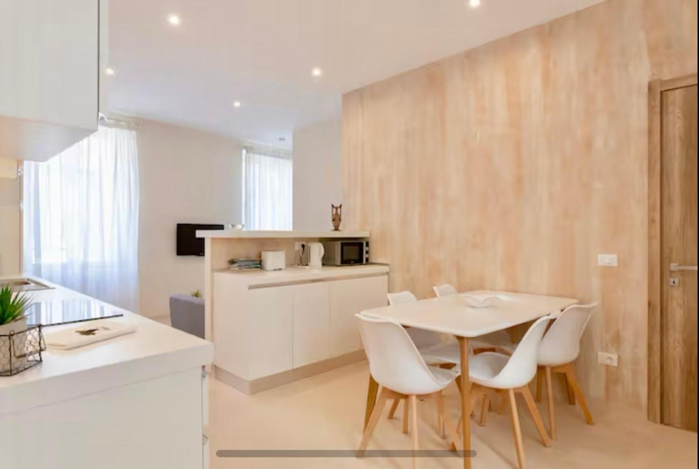 3 ROOMS - DOWNTOWN CANNES - 2 MIN FROM PALAIS Festivals