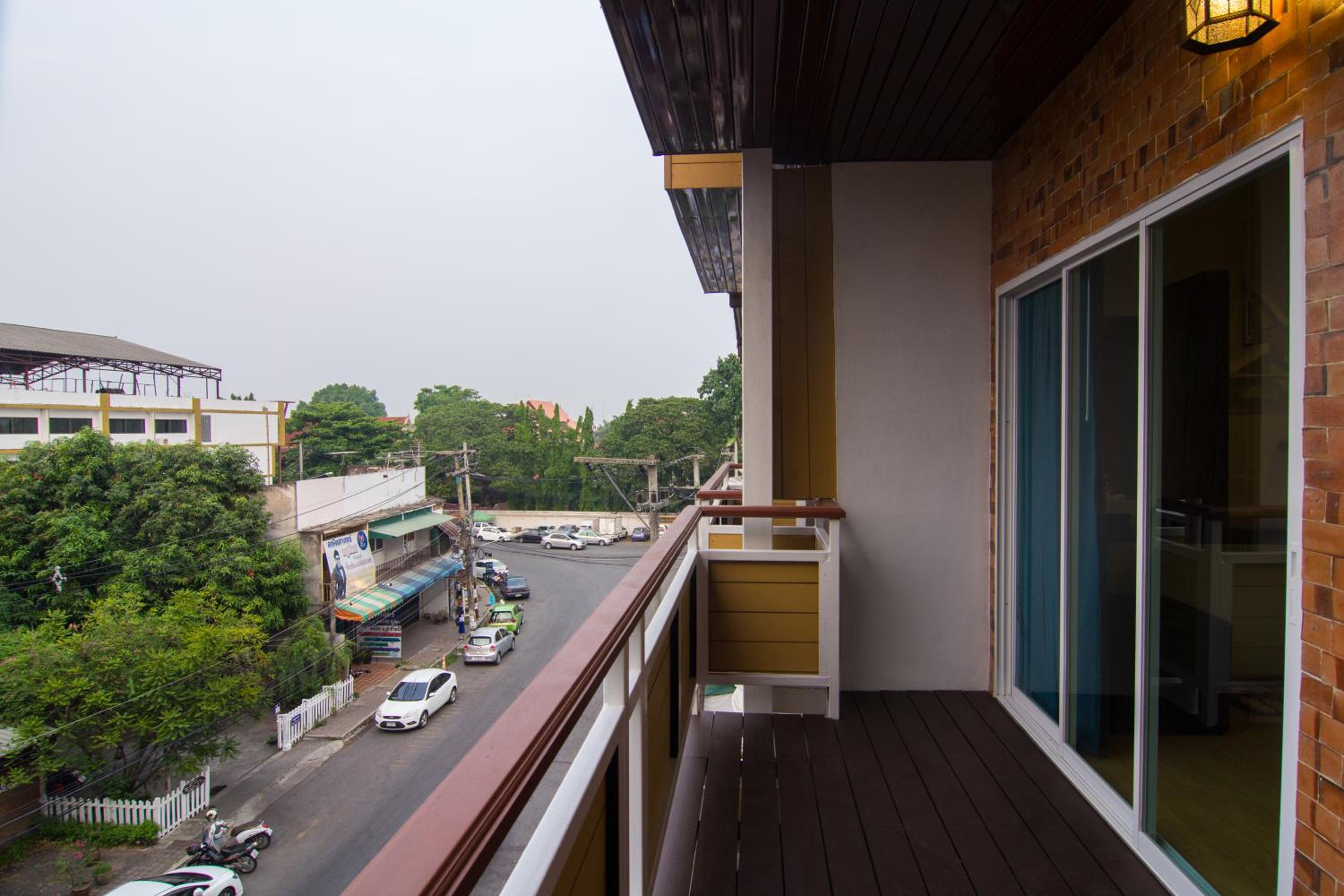Suan Dok Gate Guesthouse