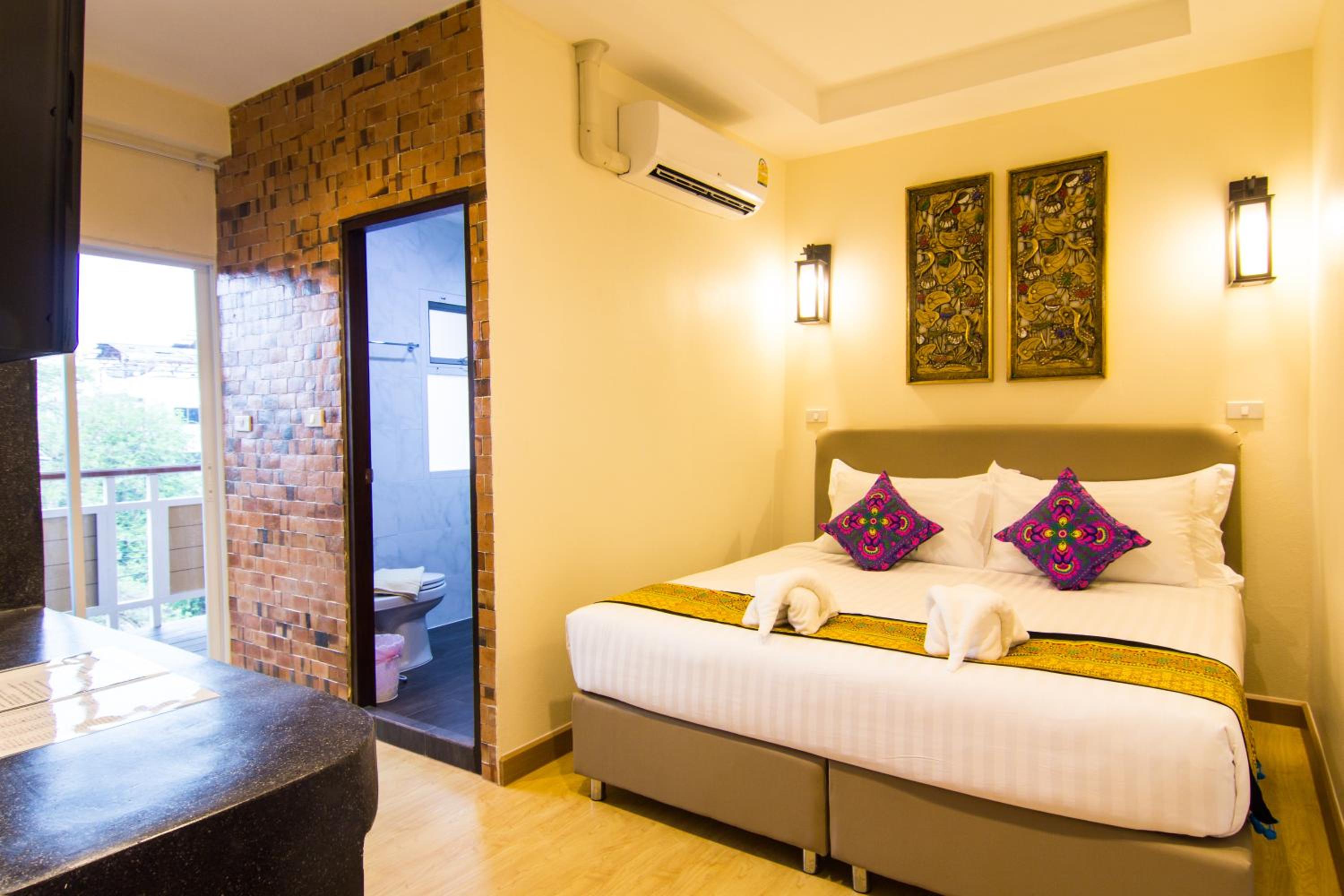 Suan Dok Gate Guesthouse