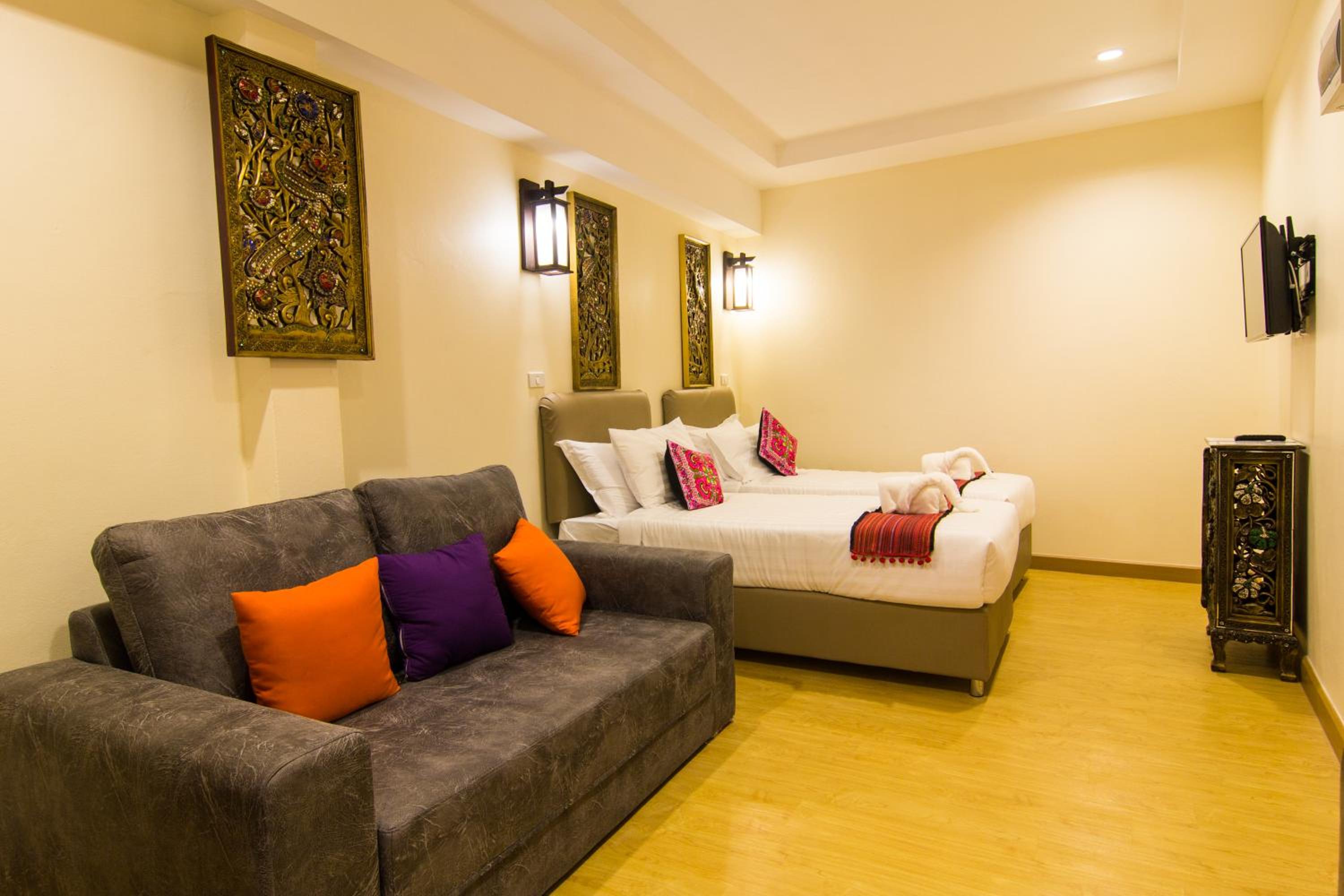 Suan Dok Gate Guesthouse