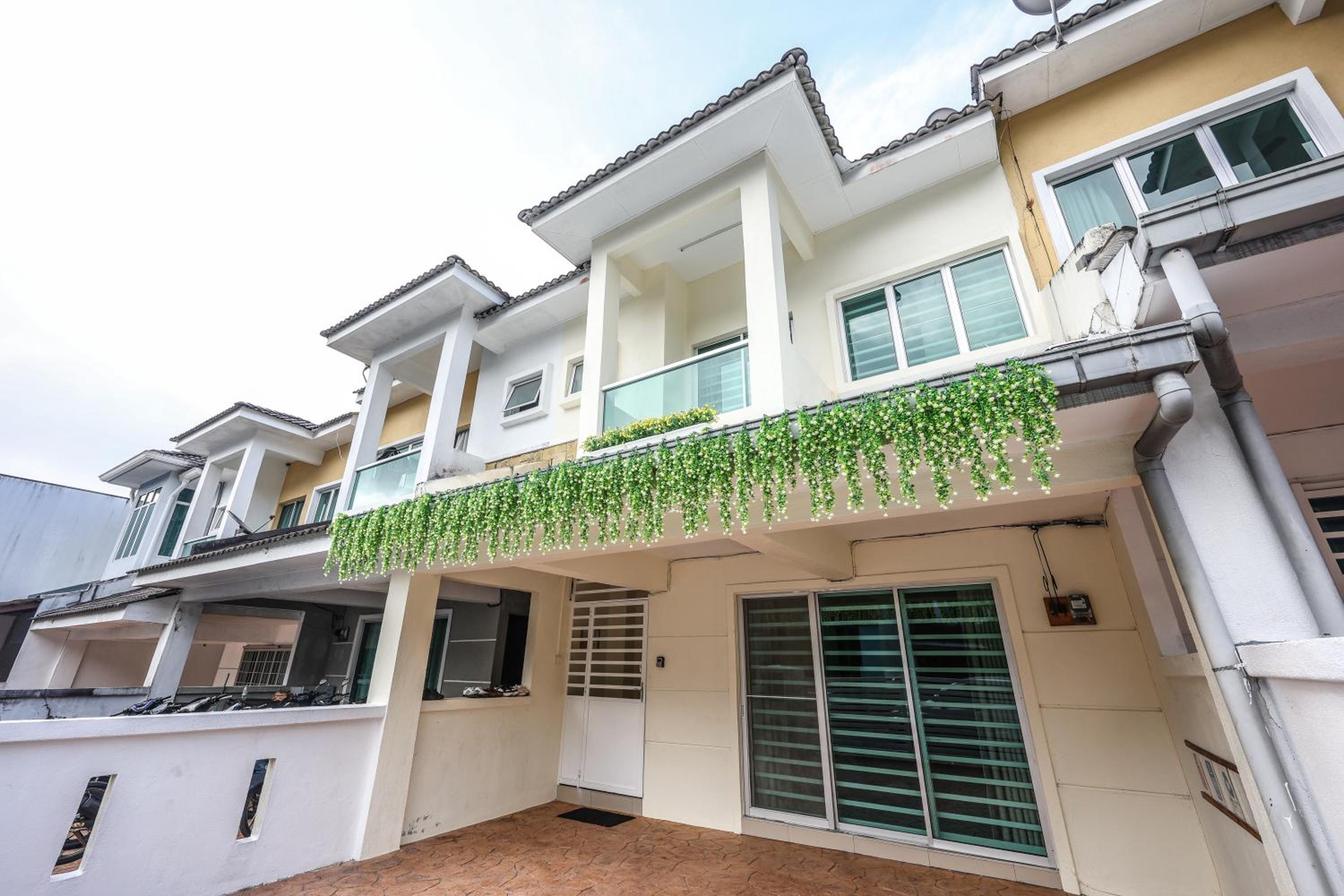The Warm Nest Golden Hill Brinchang Cameron Highland Clover Home Unit 14