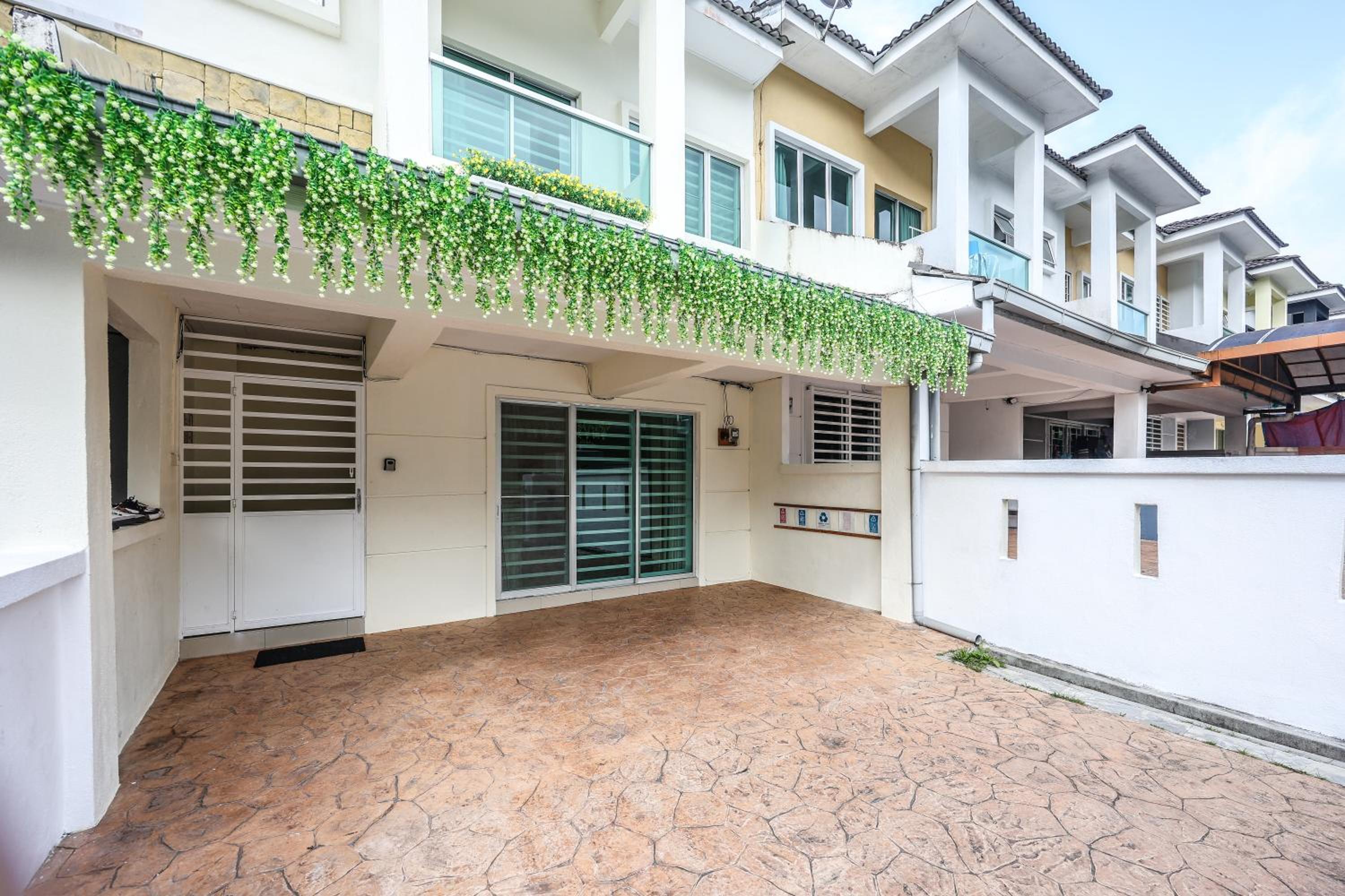 The Warm Nest Golden Hill Brinchang Cameron Highland Clover Home Unit 14