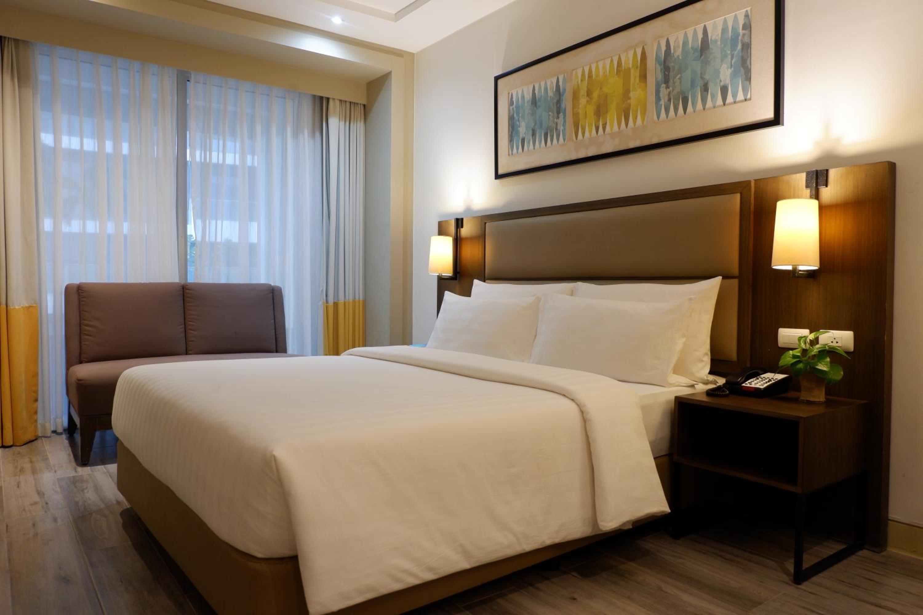 MCollection - Stay Near Private Beach in Boracay