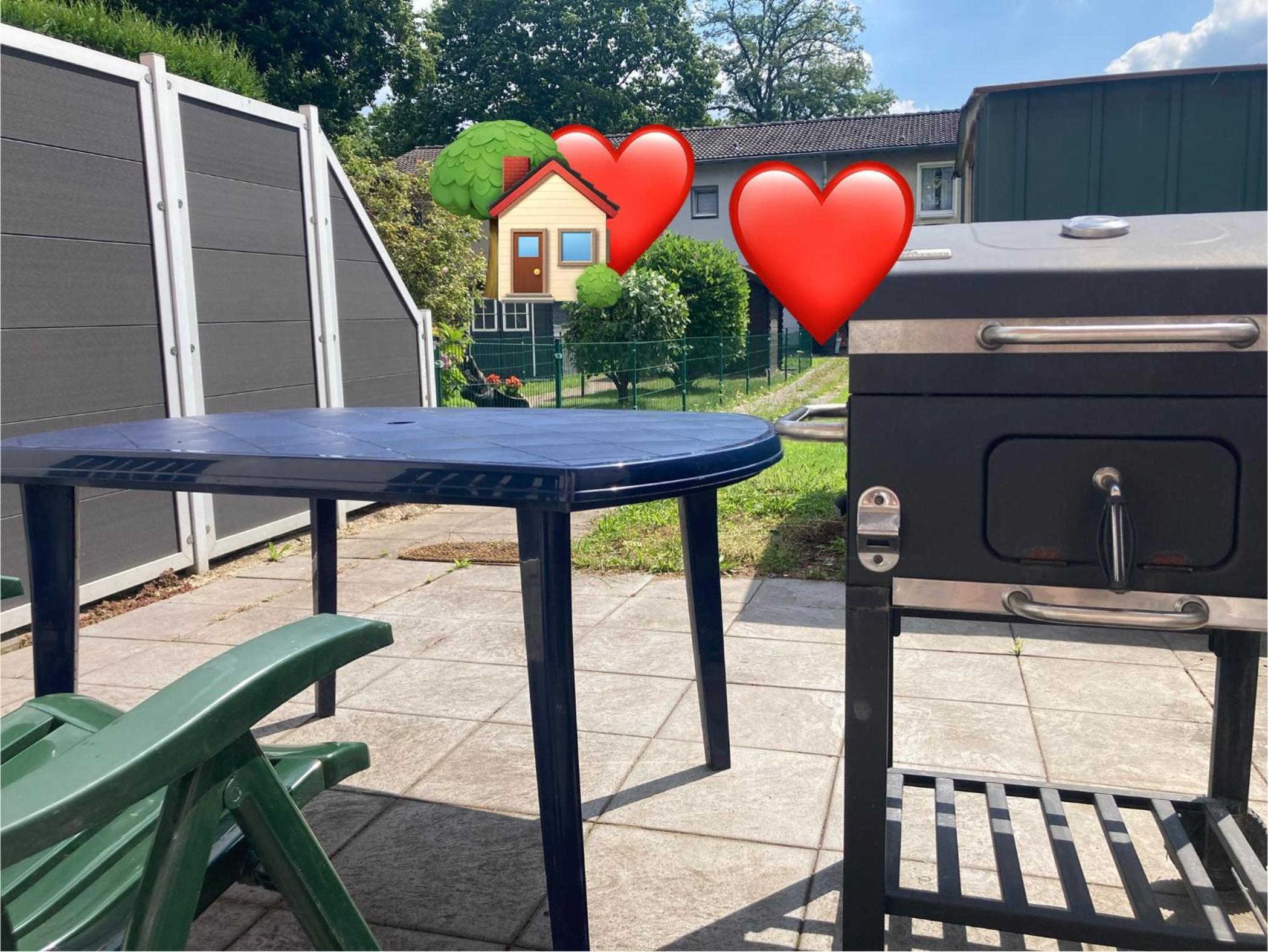 Gemütliches ganzes Apartment, selbst check in Küche Parkplatz Waschmaschine Kamin Terrasse Garten,eigene Dusche und WC
