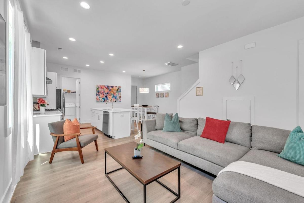 Queen City 4BR 3BA Retreat