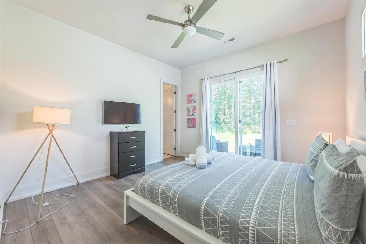 Queen City 4BR 3BA Retreat