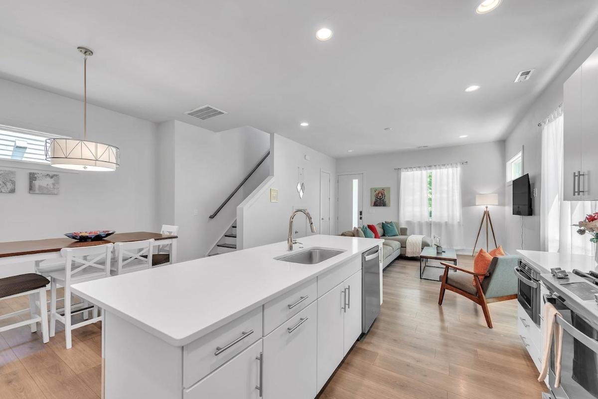Queen City 4BR 3BA Retreat