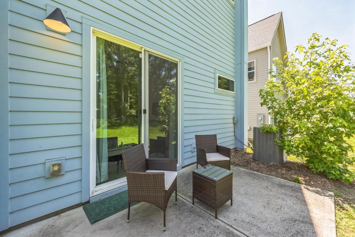 Queen City 4BR 3BA Retreat