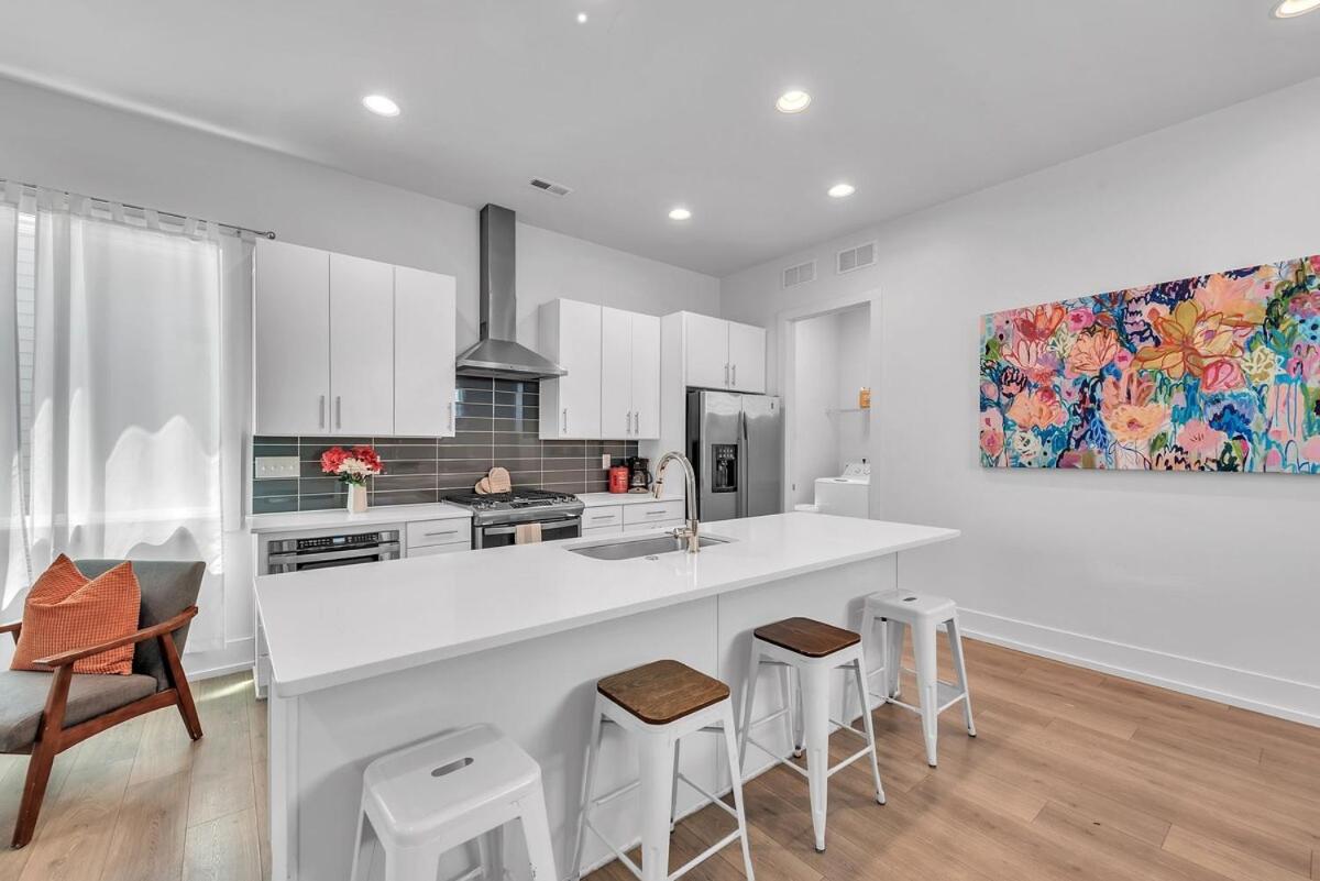 Queen City 4BR 3BA Retreat