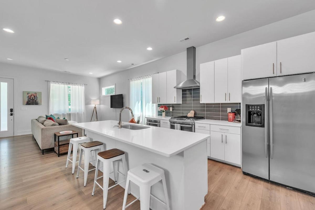 Queen City 4BR 3BA Retreat