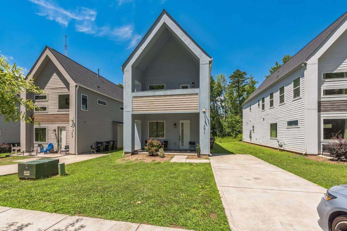 Queen City 4BR 3BA Retreat