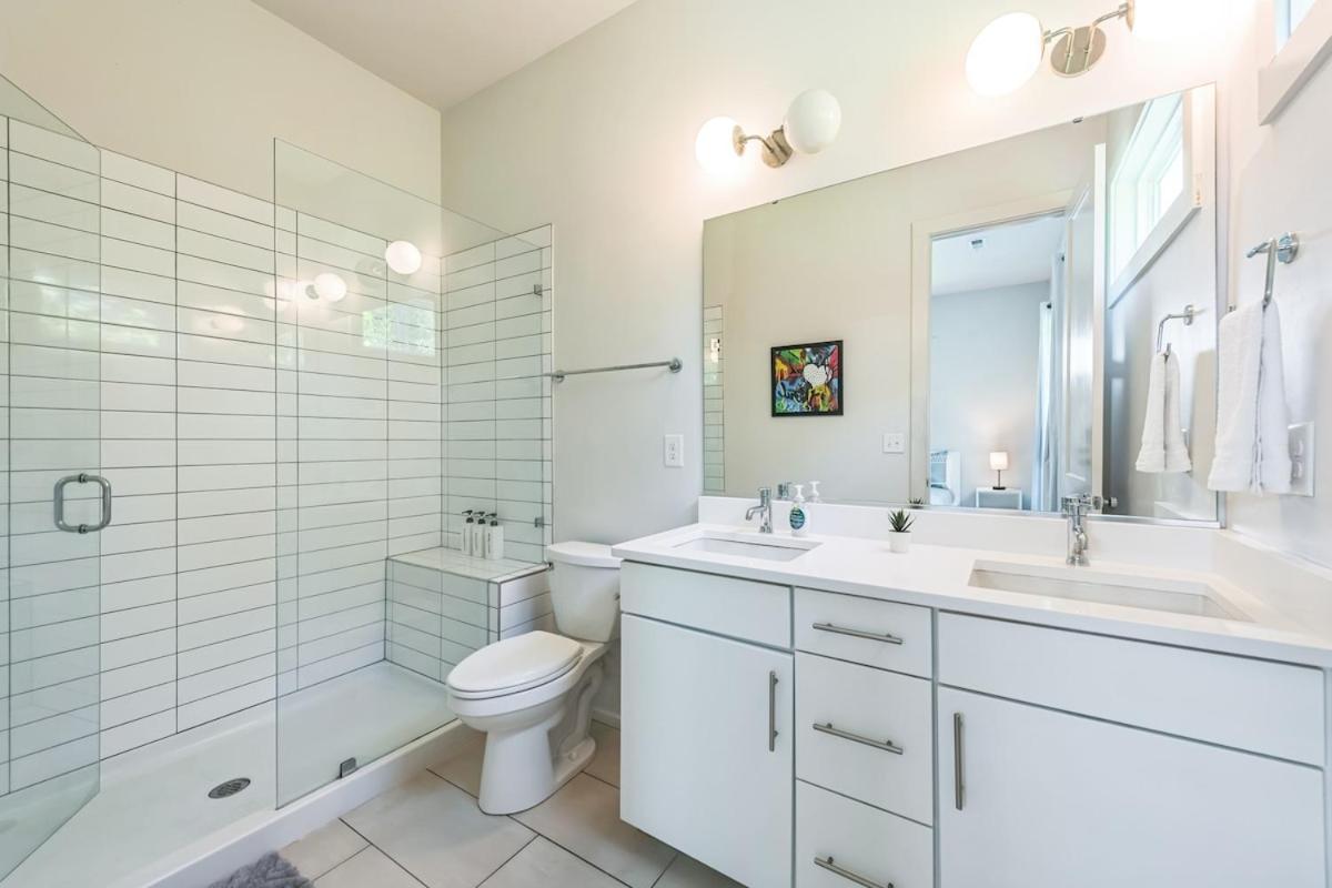 Queen City 4BR 3BA Retreat